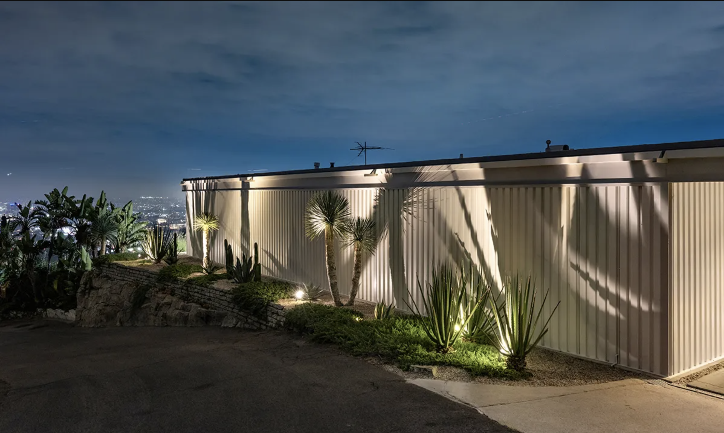 francis-york-iconic-LA-stahl-house-case-study-house-22-pierre-koenig-los-angeles-15.png