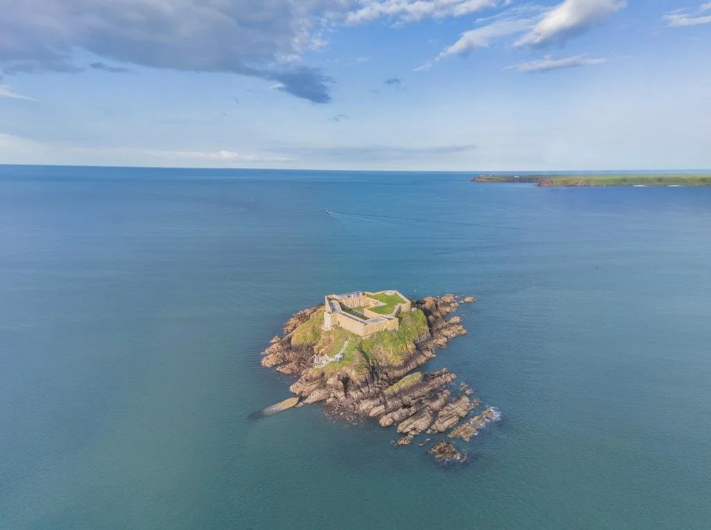 thorne-island-victorian-sea-fort-private-island-pembrokeshire-wales-francis-york1.jpg