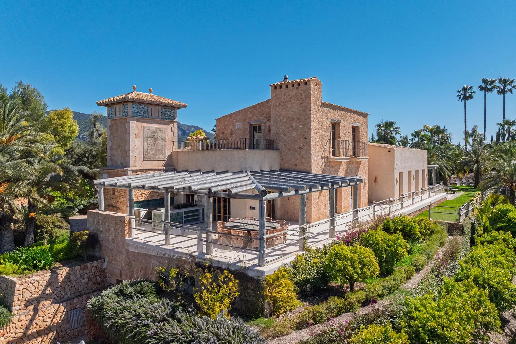 francis_york_torre-del-sol-mallorca-vineyard-estate-5.webp