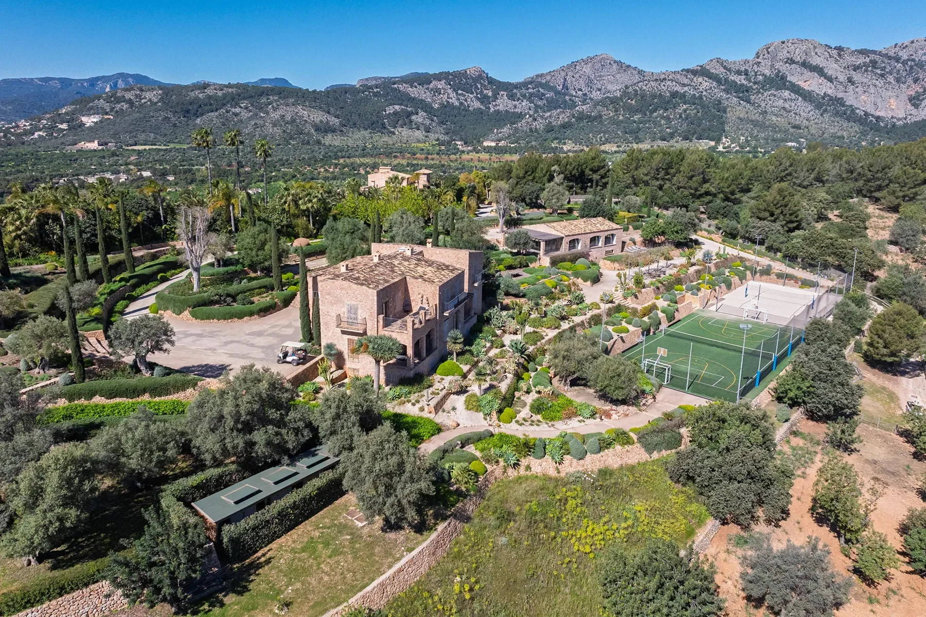 francis_york_torre-del-sol-mallorca-vineyard-estate-18.webp