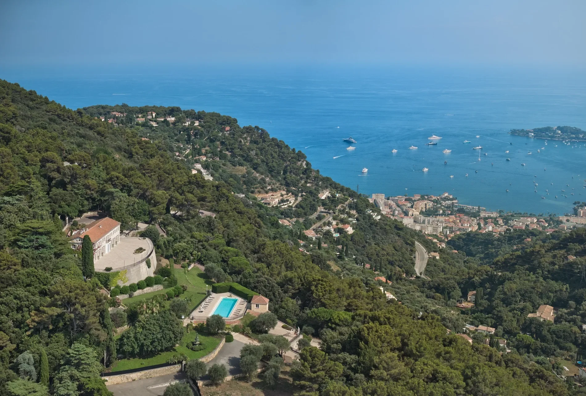 francis_york_FY-Belle-Epoque-Estate-Villefranche-sur-Mer-600m-16M-2.webp
