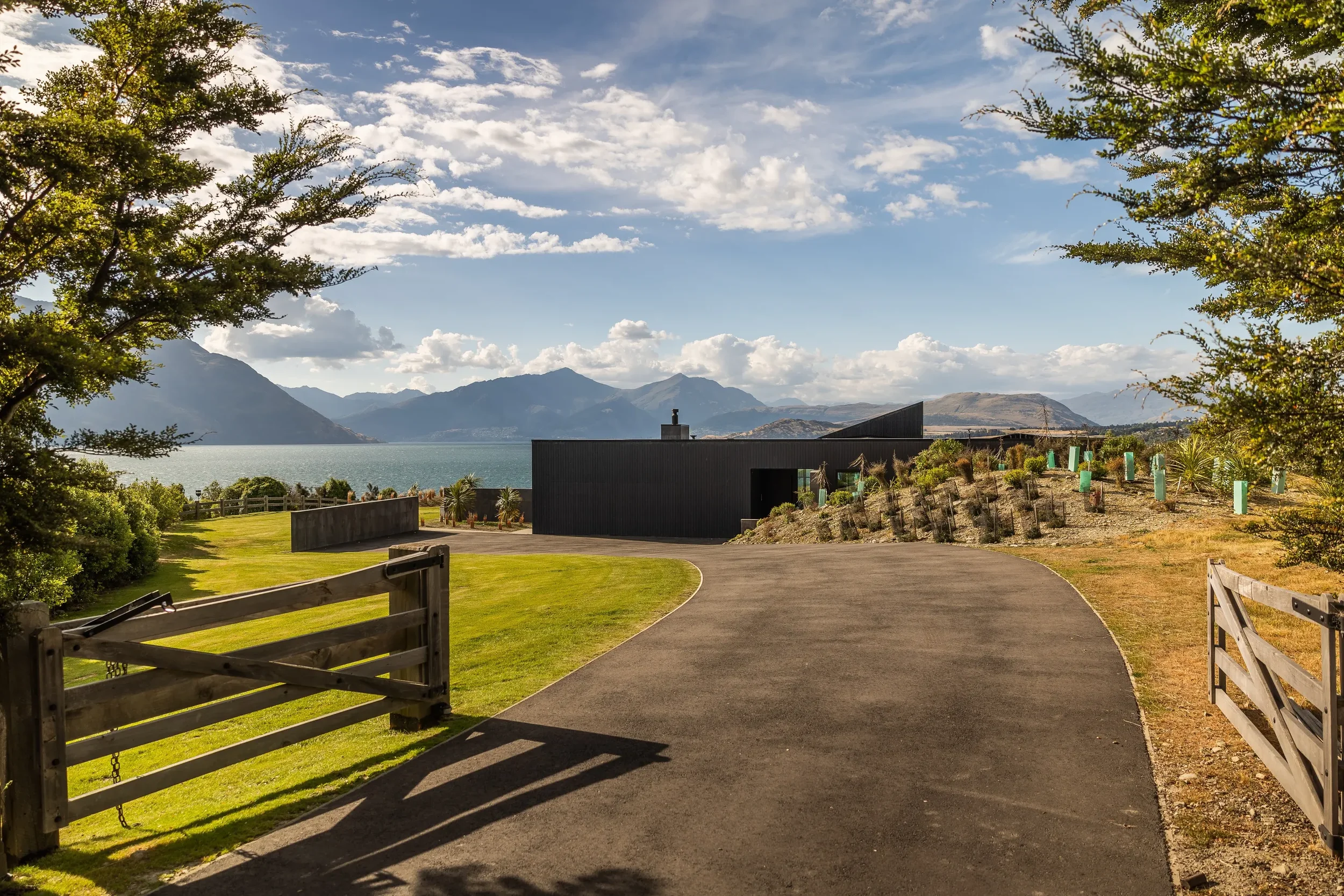 Modern House For Sale in New Zealand Francis York5.webp