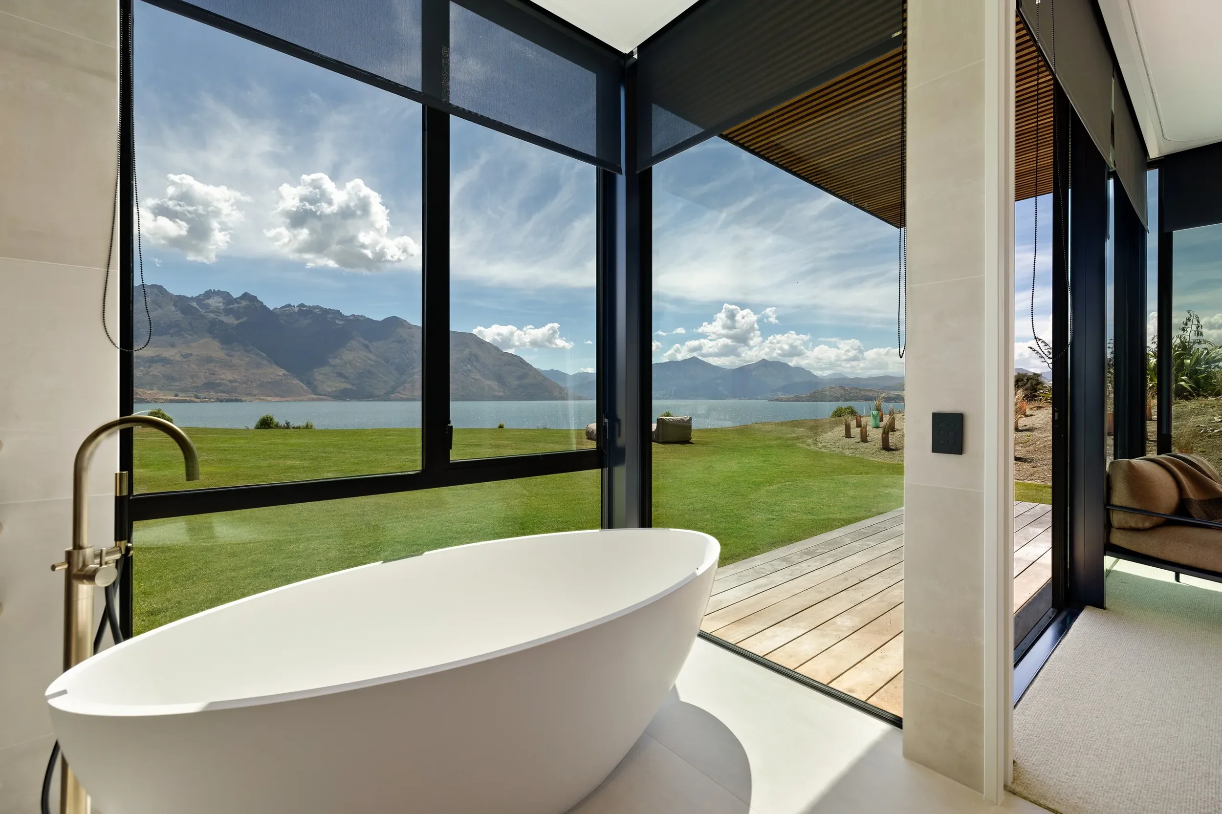 Modern House For Sale in New Zealand Francis York17.webp
