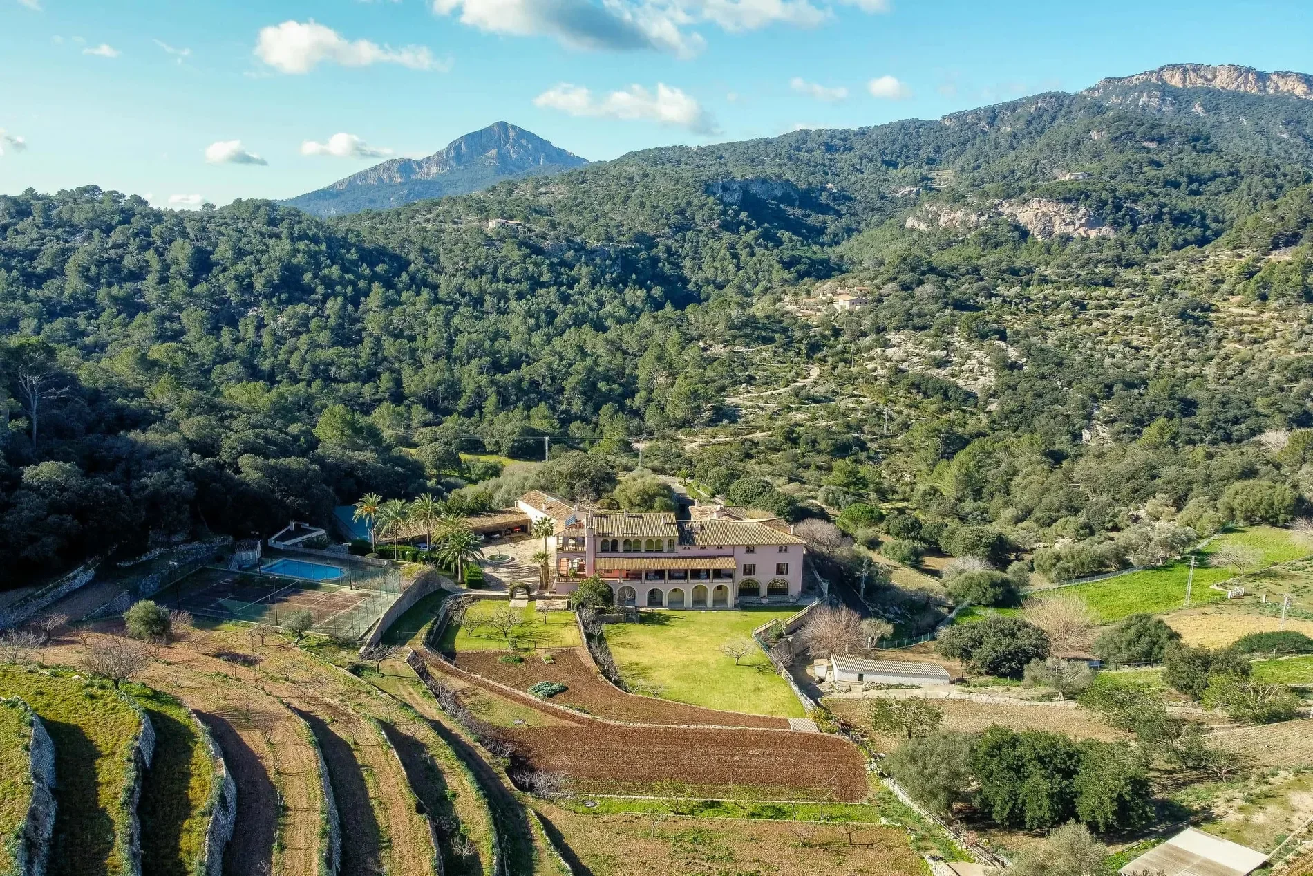 mallorca-village-esporles-estate-for-sale-spain-real-estate5.webp