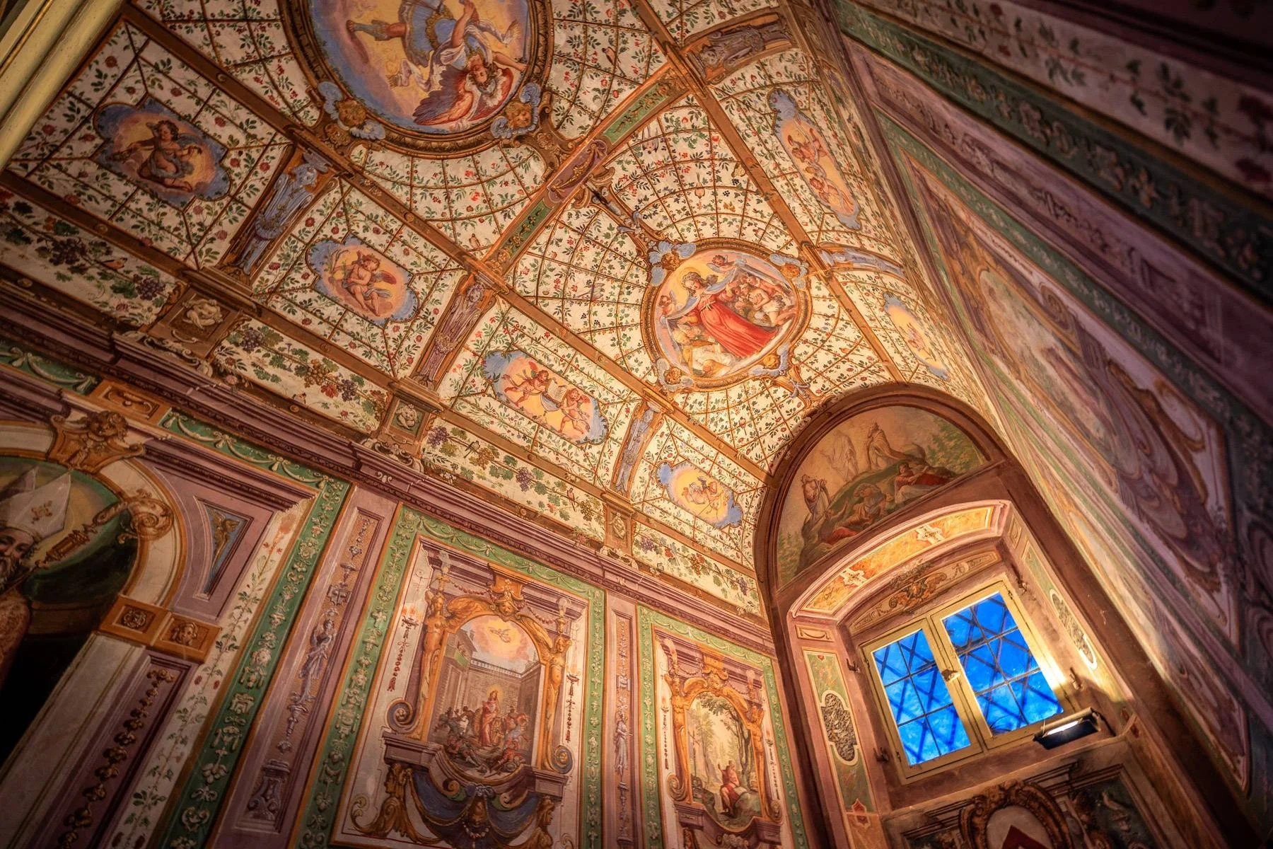 francis_york_medici-era-villa-hills-near-florence-38.jpg