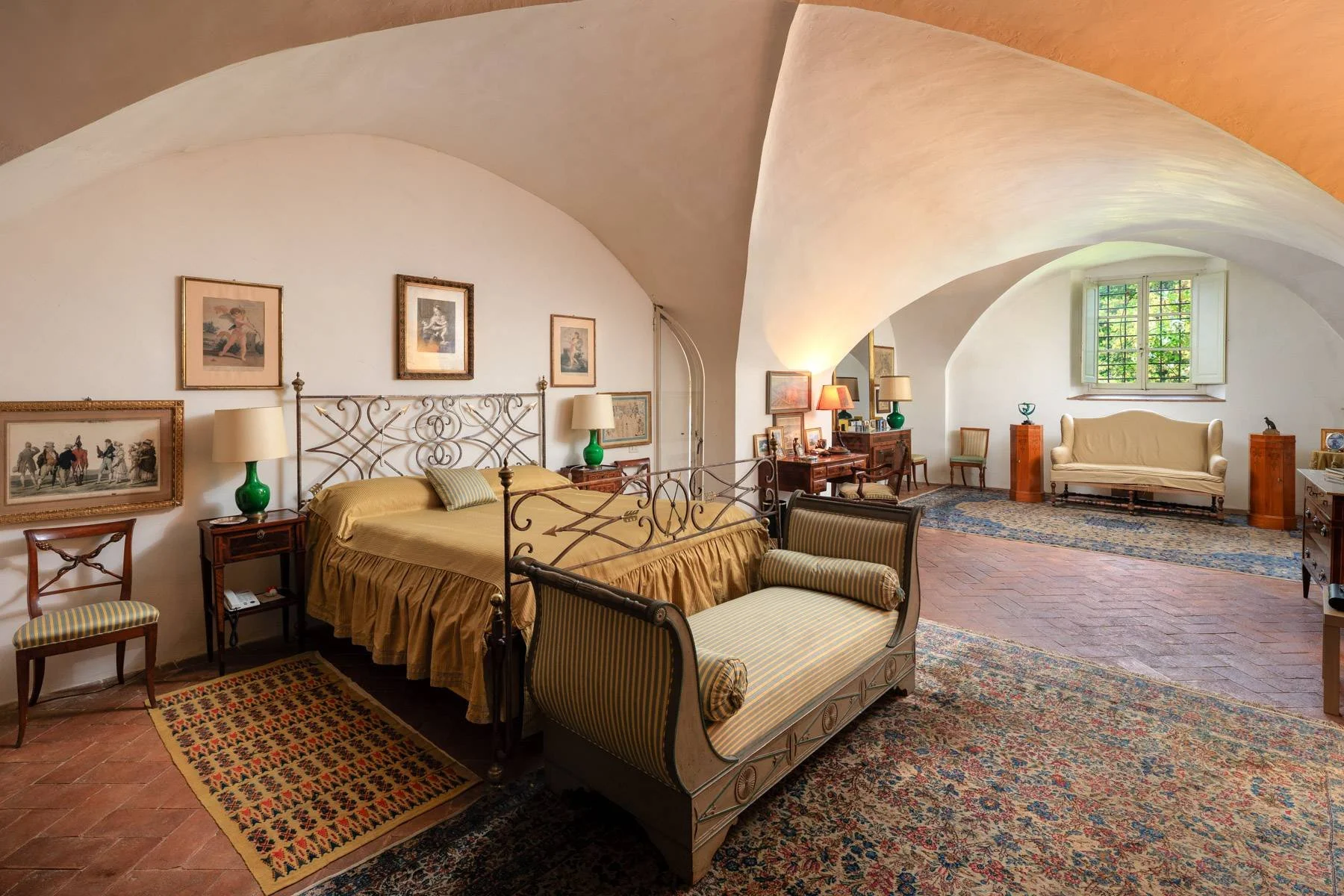 francis_york_medici-era-villa-hills-near-florence-15.jpg