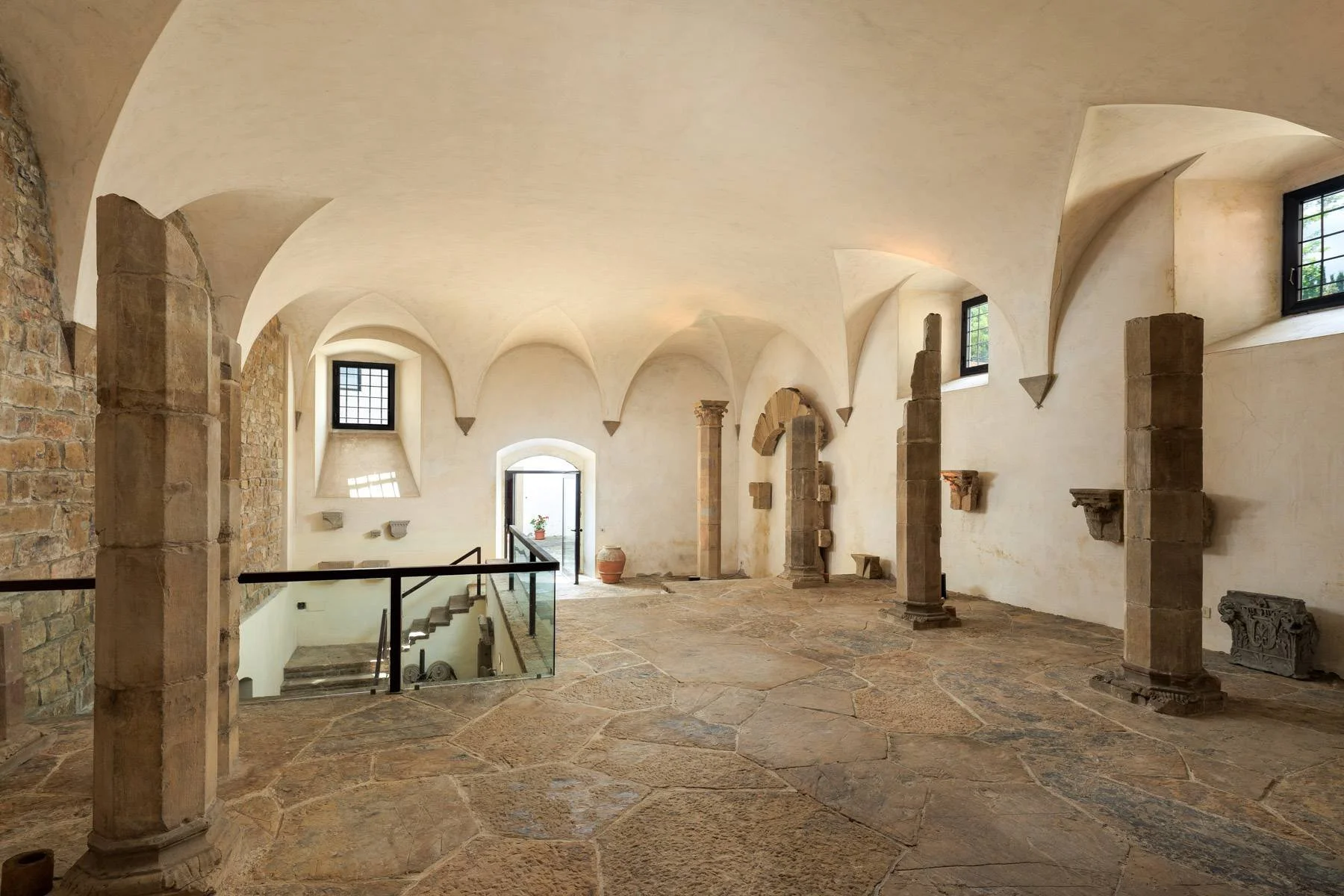francis_york_medici-era-villa-hills-near-florence-5.jpg