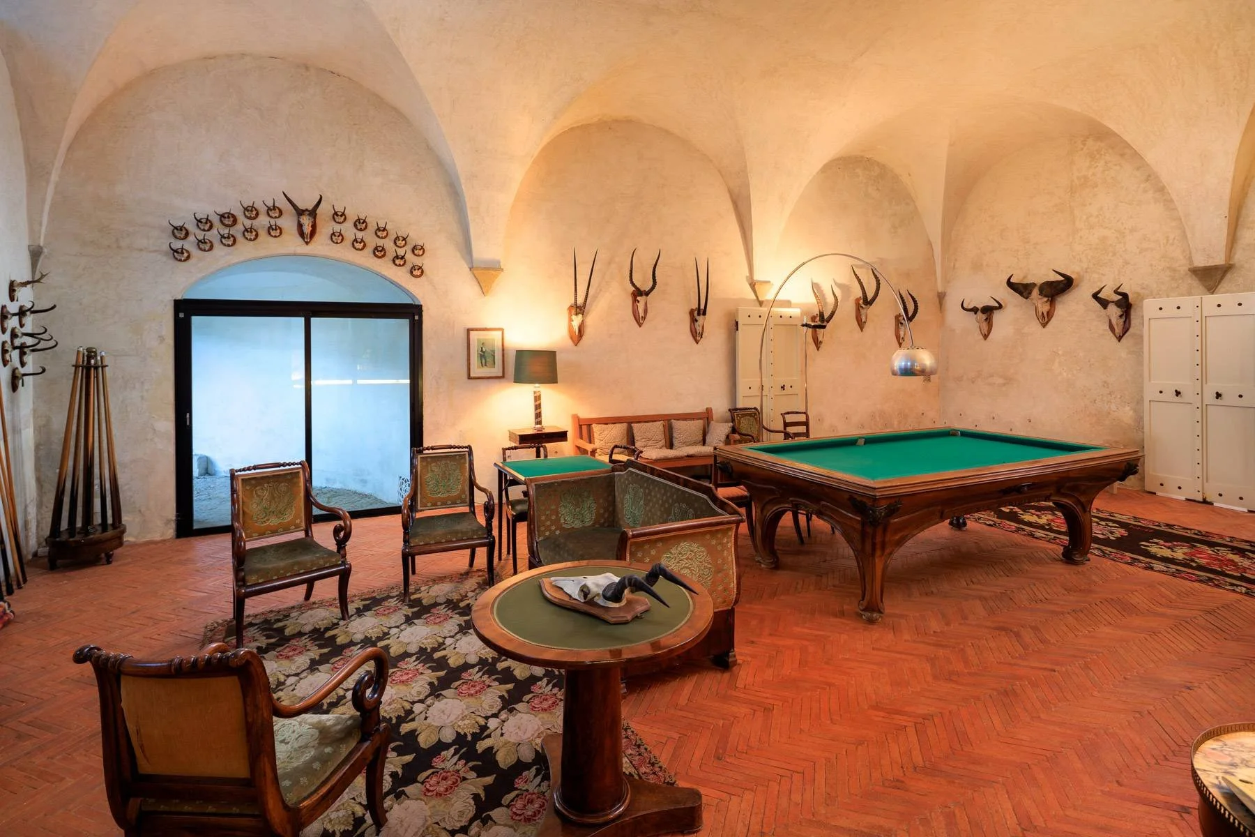 francis_york_medici-era-villa-hills-near-florence-40.jpg