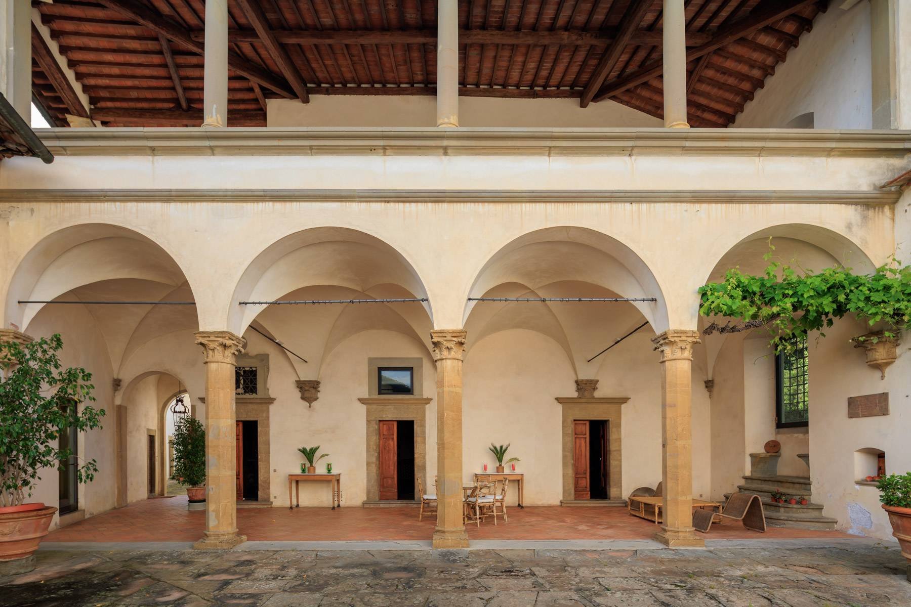 francis_york_medici-era-villa-hills-near-florence-26.jpg