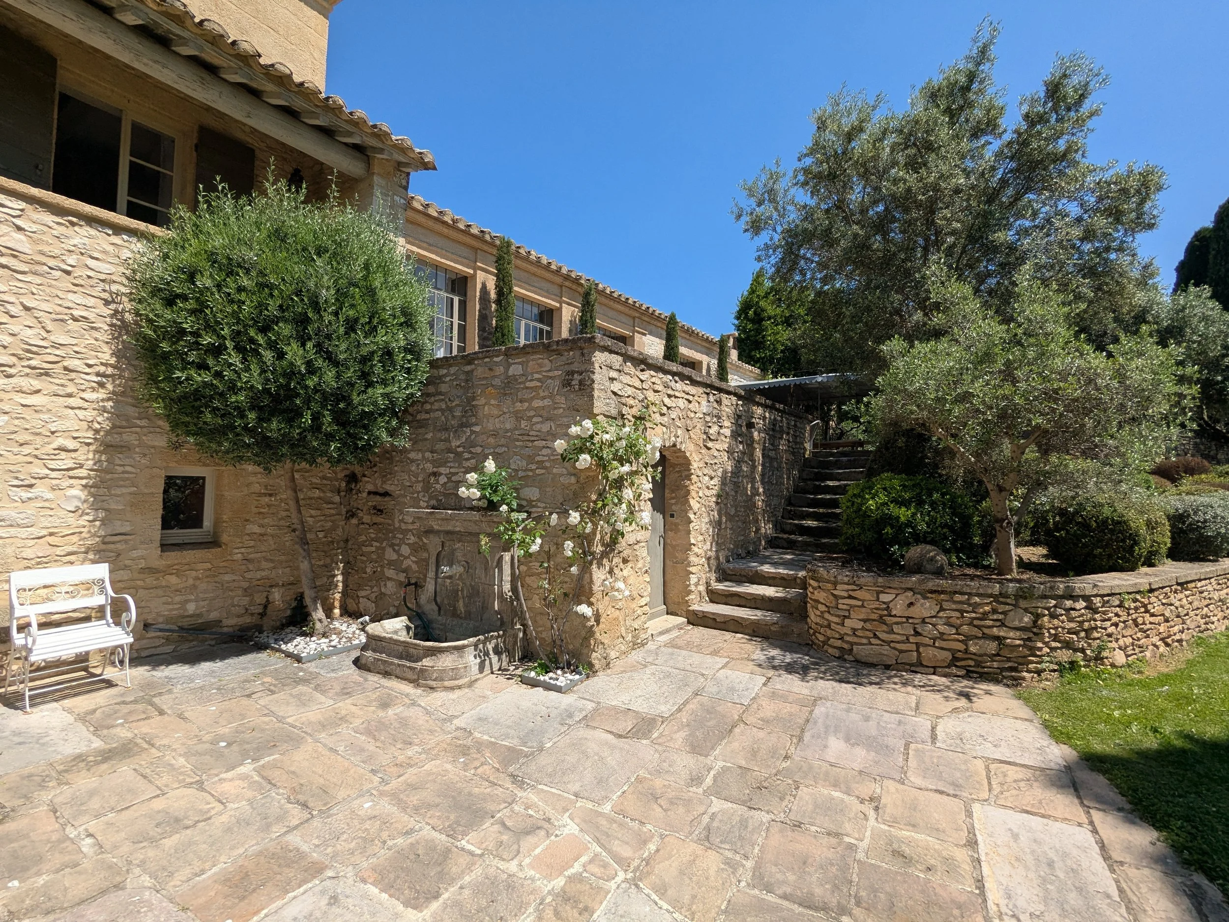 Francis-York-18th-century-stone-house-near-uzes-south-of-france-15.jpg