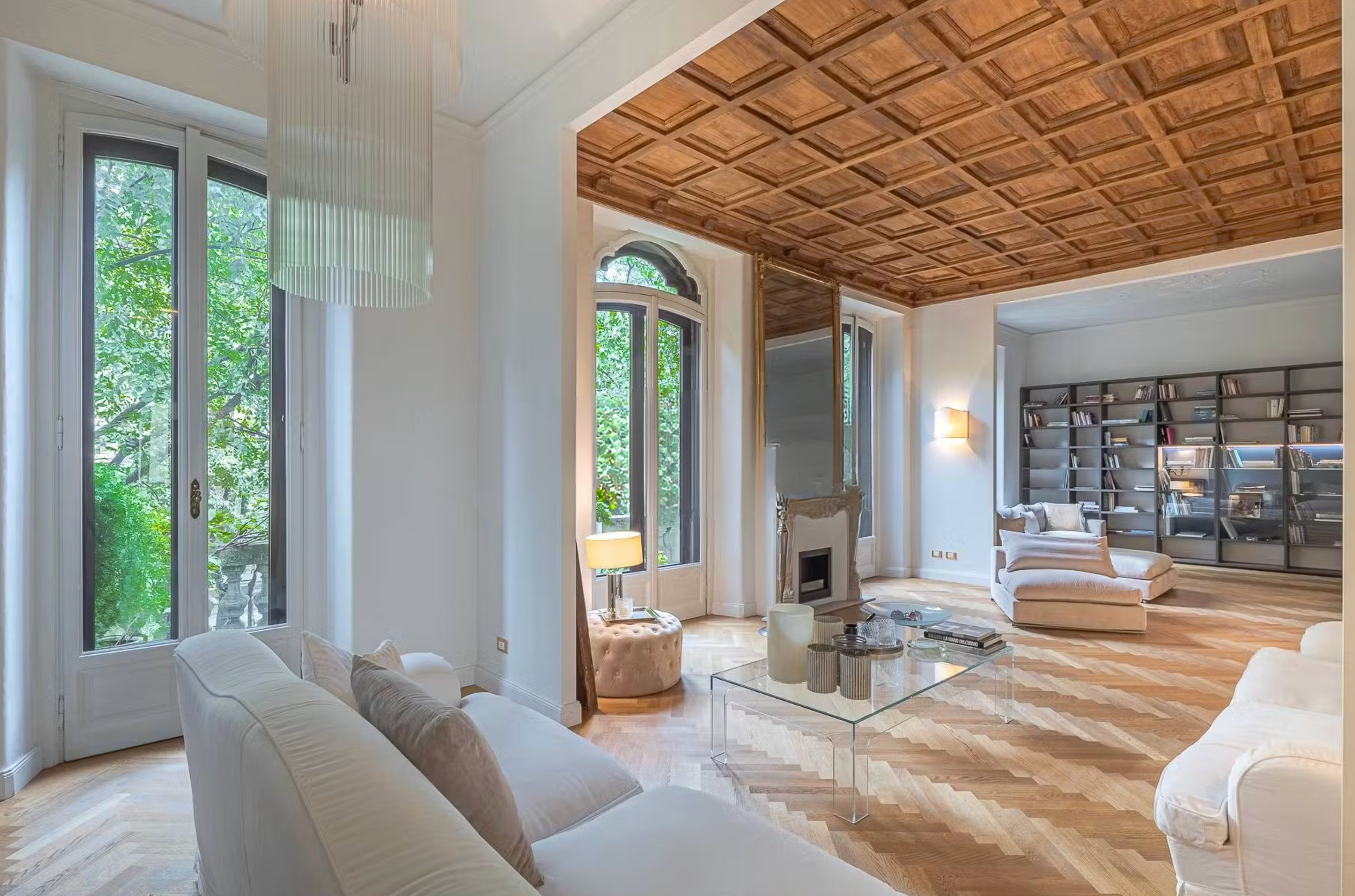Francis-York-italy-sothebys-via-vincenzo-monti-milan-apartment-12-foot-ceilings-8.png