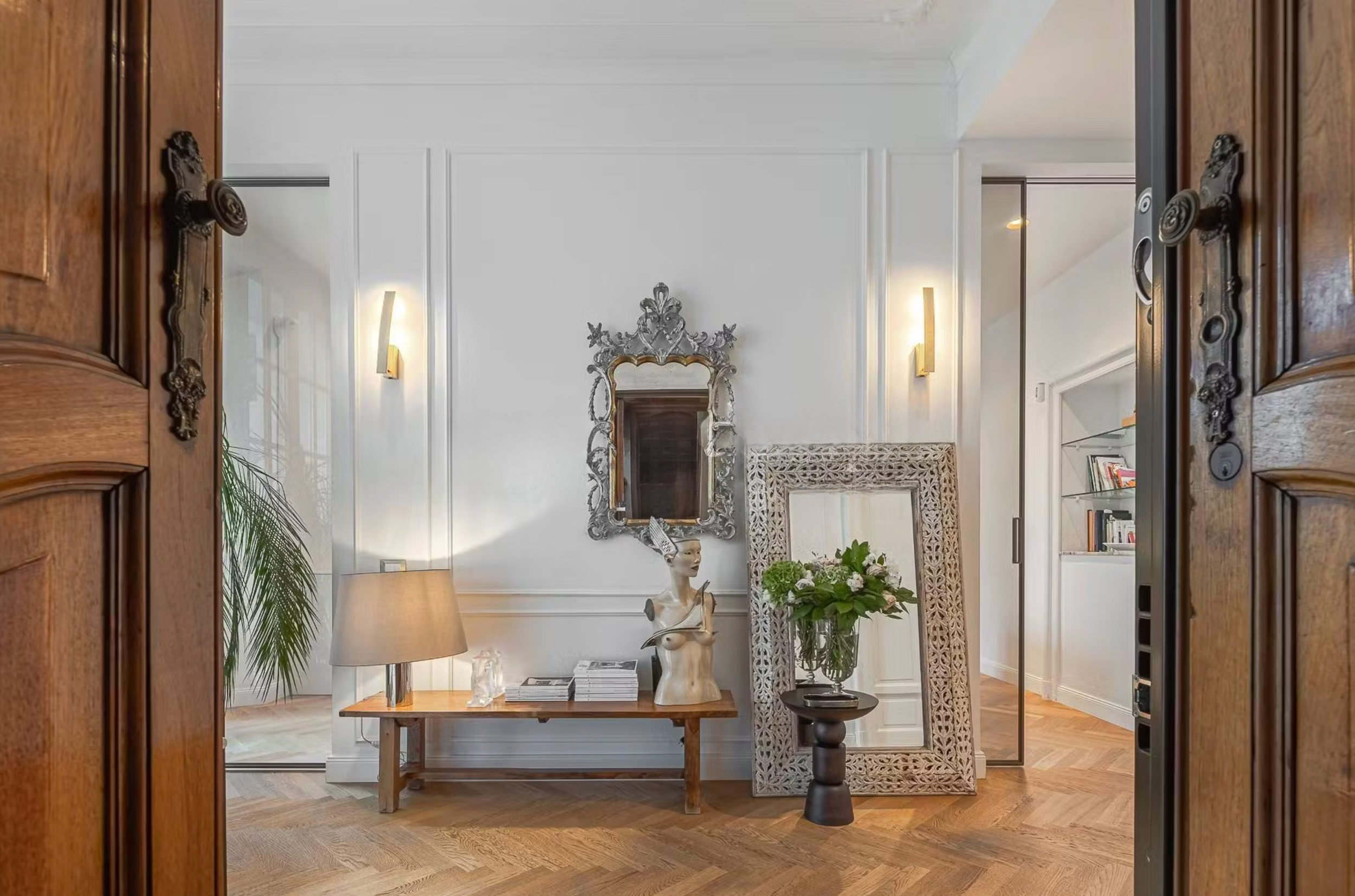 Francis-York-italy-sothebys-via-vincenzo-monti-milan-apartment-12-foot-ceilings-23.png