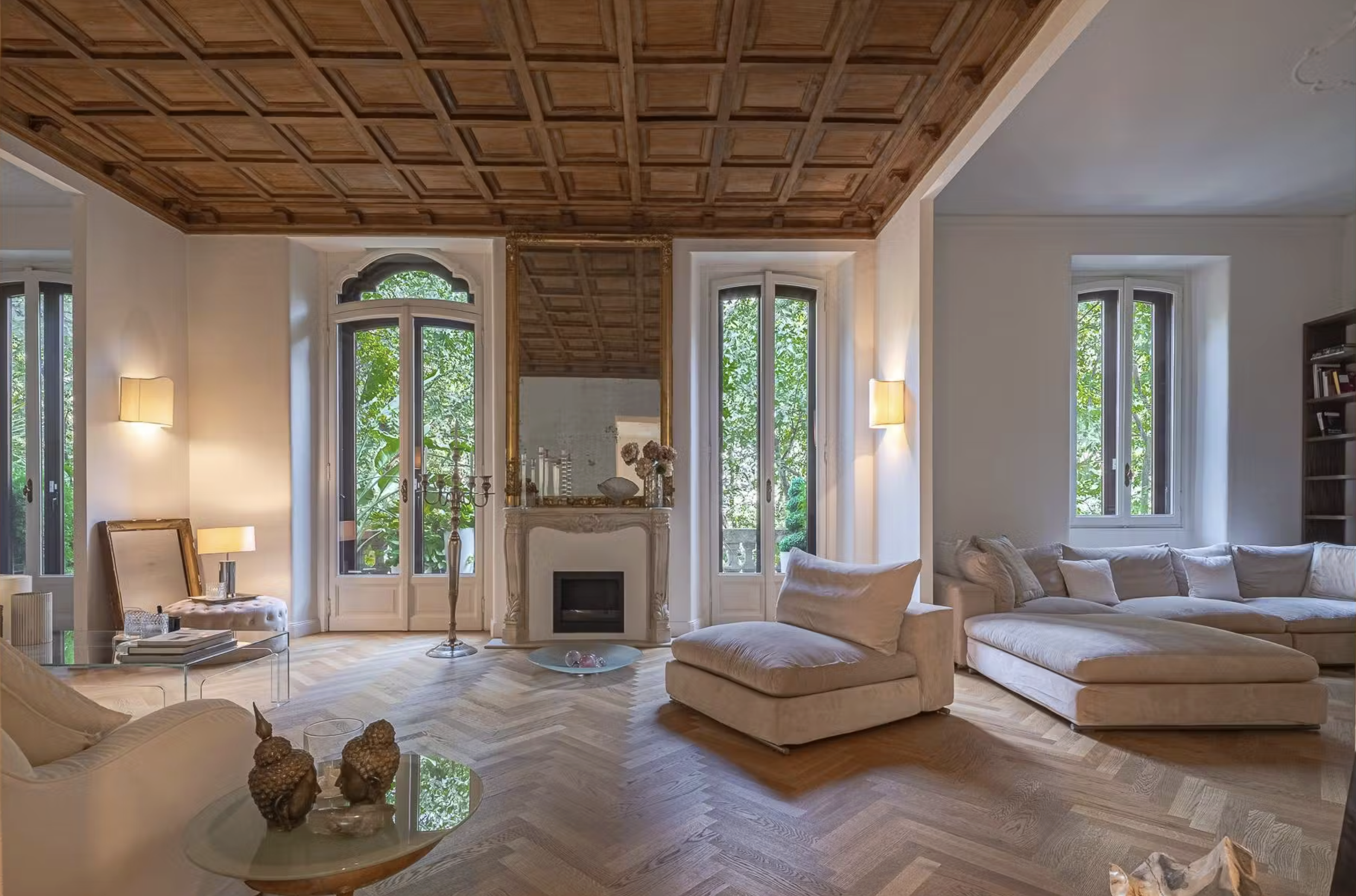 Francis-York-italy-sothebys-via-vincenzo-monti-milan-apartment-12-foot-ceilings-2.png