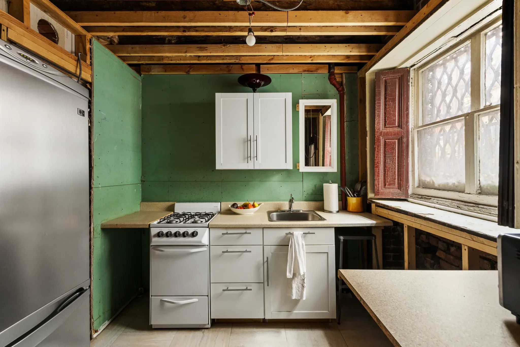 Francis-York- a-wisteria-covered-east-village-townhouse-by-st-patricks-cathedral-architect13.webp