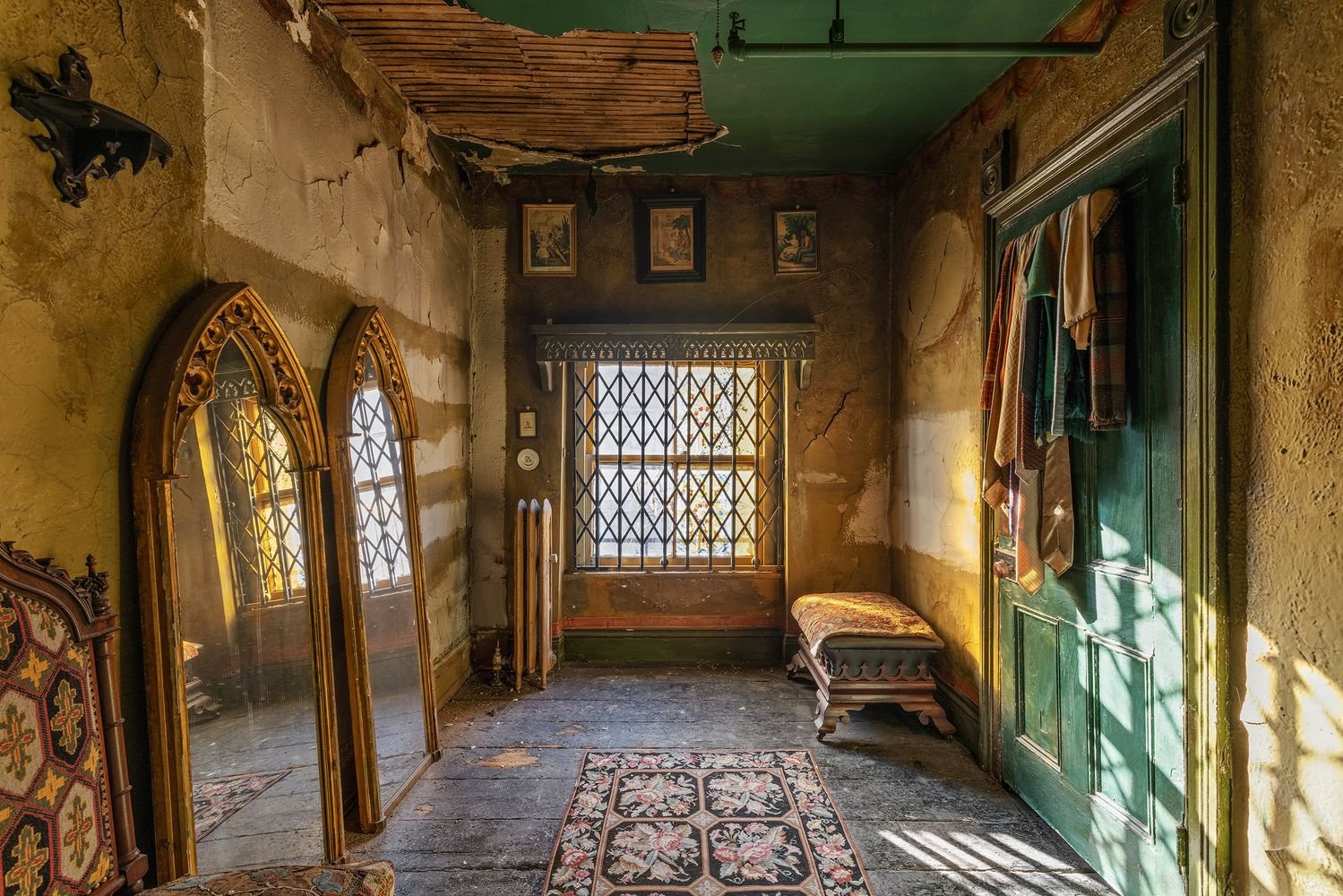 Francis-York- a-wisteria-covered-east-village-townhouse-by-st-patricks-cathedral-architect1.jpg