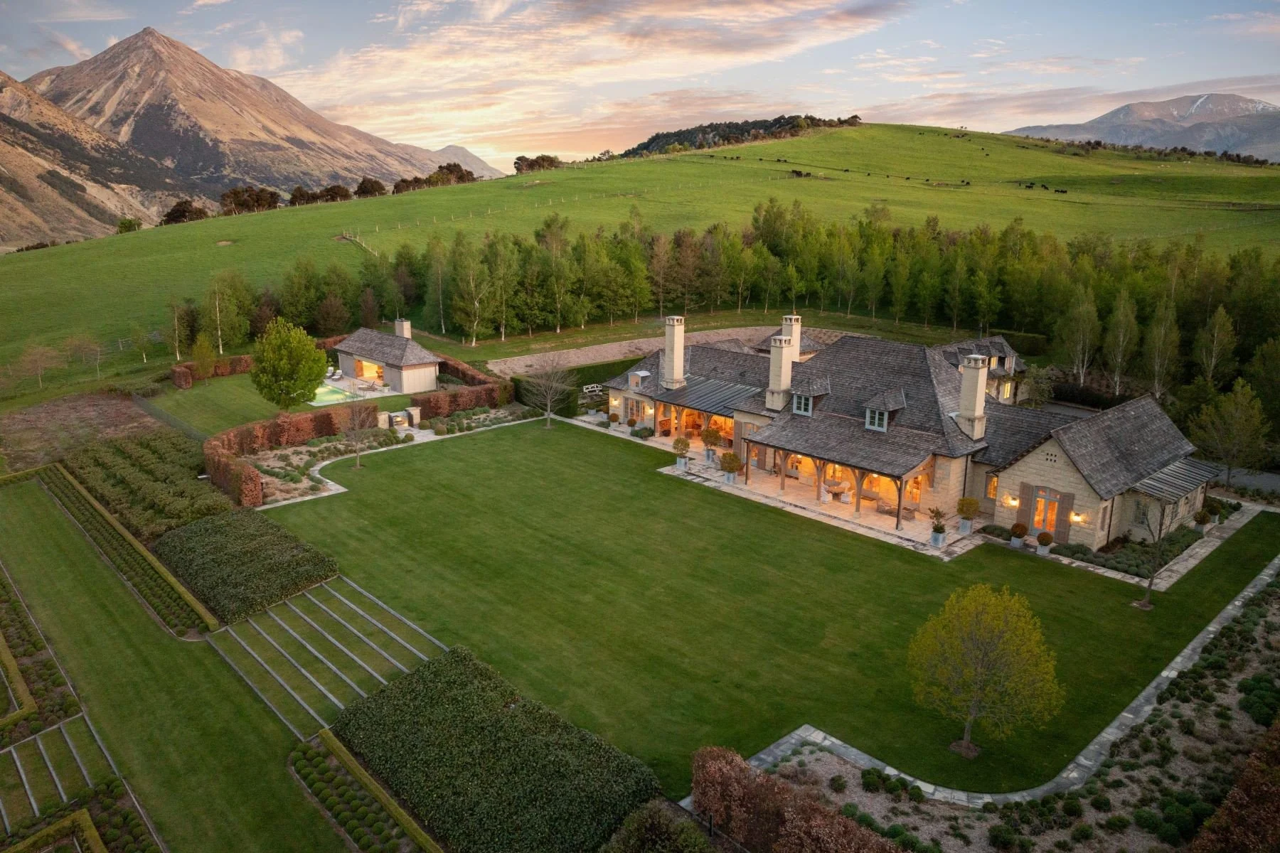 francis-york-mount-algidus-station-54000-acre-sheep-farm-new-zealand-1.jpeg