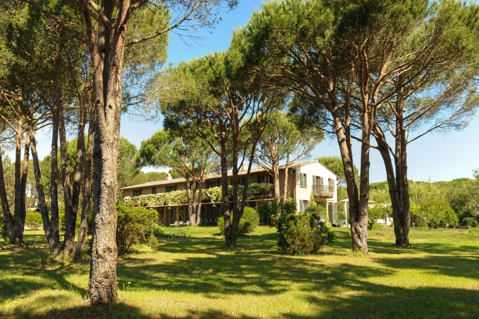 A Rudy Ricciotti–Designed Bastide Near Pampelonne Beach, Between Saint-Tropez and Ramatuelle