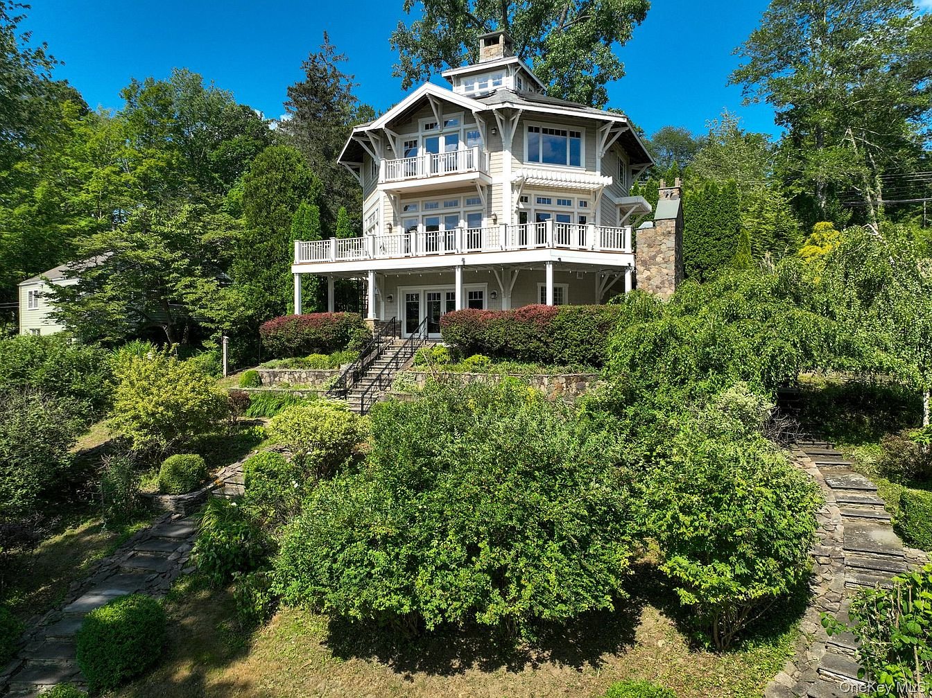 octagon-house-for-sale-lakefront-lake-house-new-york-francis-york9.jpg