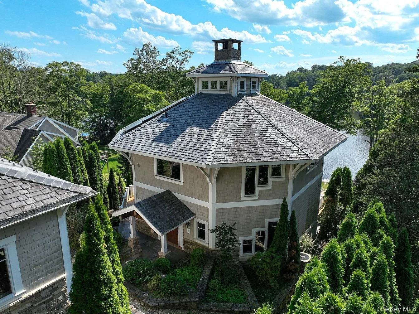 octagon-house-for-sale-lakefront-lake-house-new-york-francis-york17.jpg