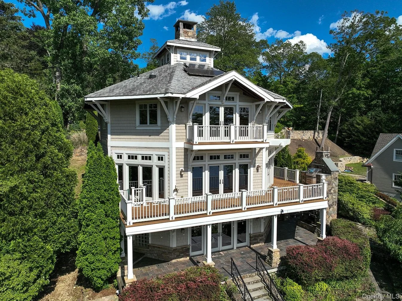 octagon-house-for-sale-lakefront-lake-house-new-york-francis-york23.jpg