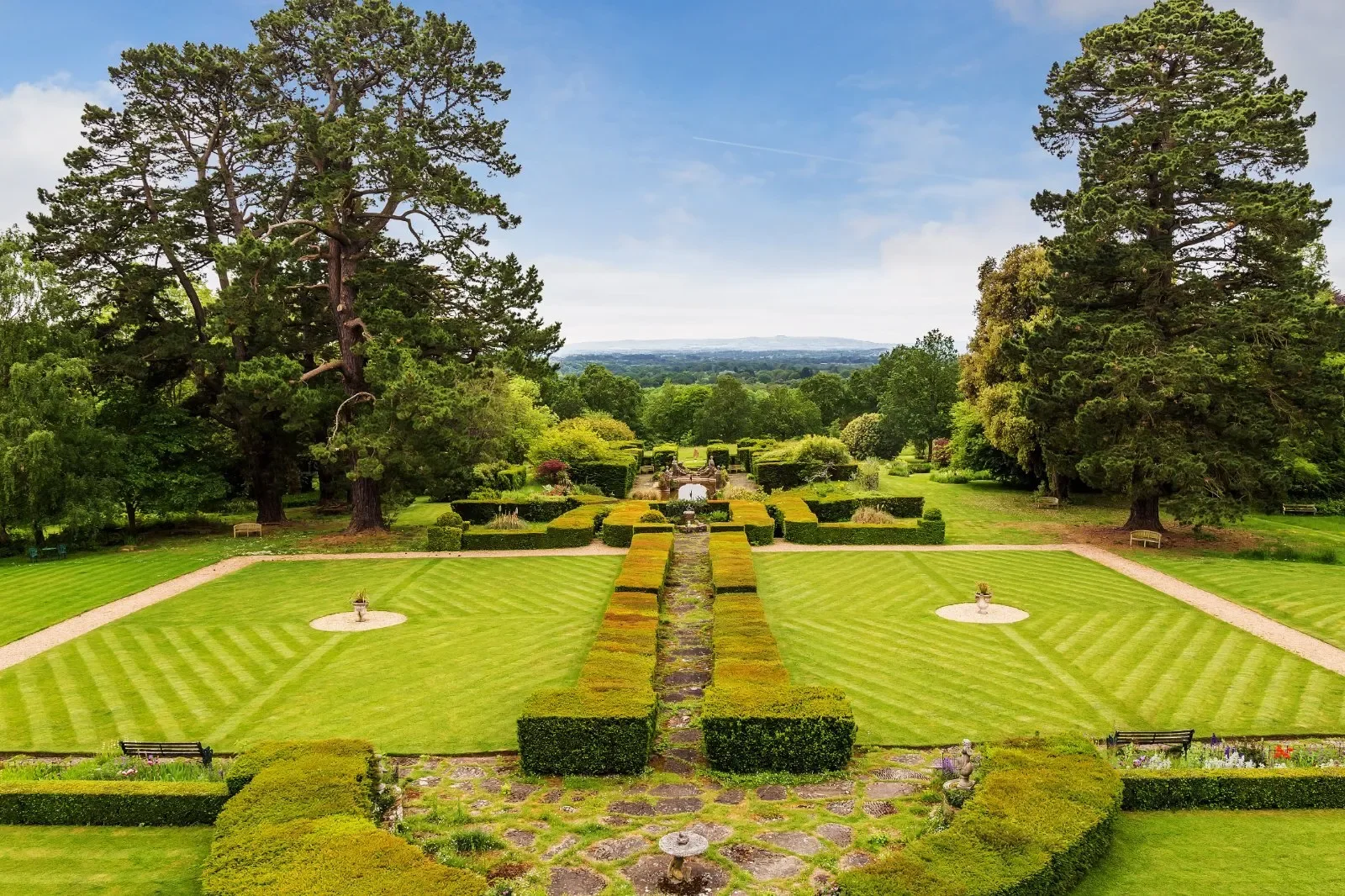 sedgwick-park-estate-west-sussex-uk-country-life-gardens-francis-york7.webp