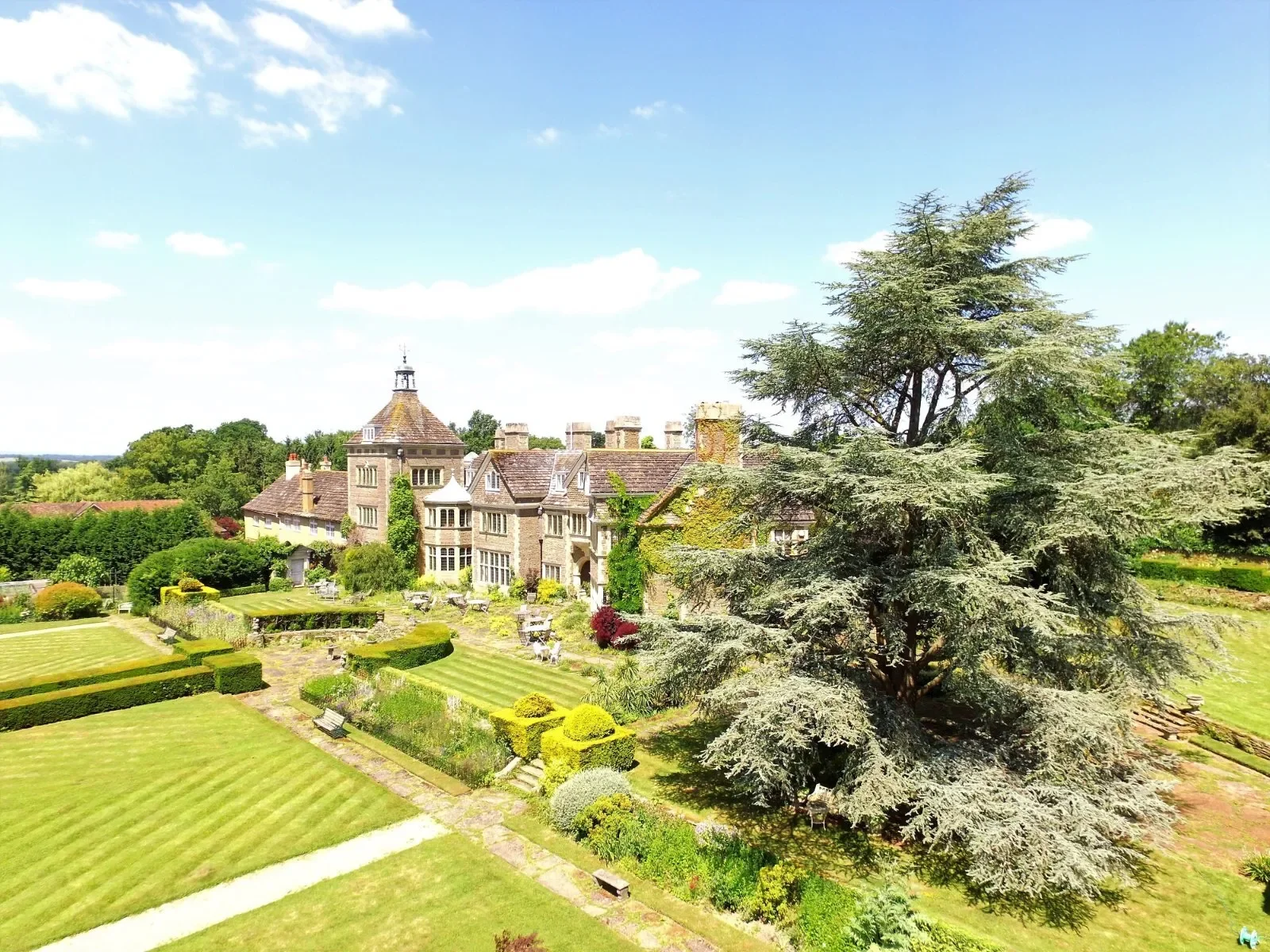sedgwick-park-estate-west-sussex-uk-country-life-gardens-francis-york10.webp