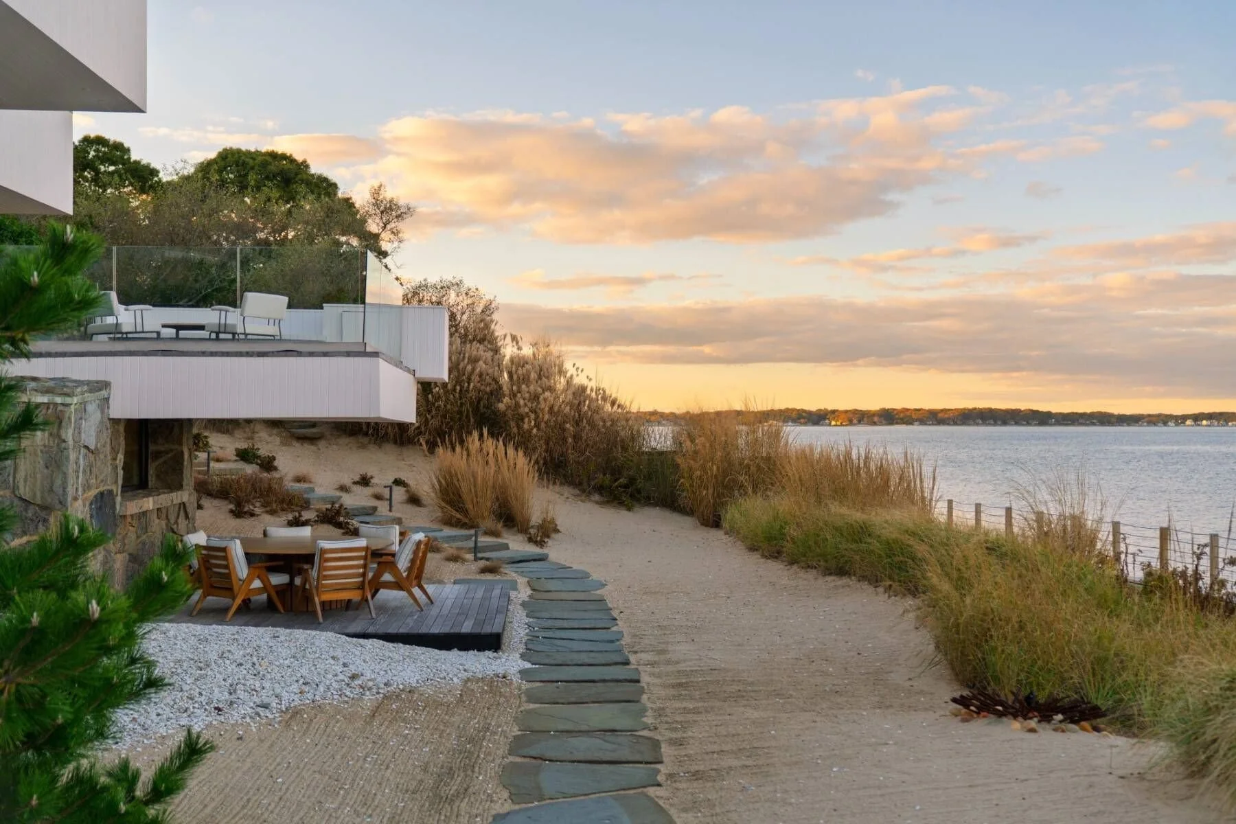 Francis-York-a-1970s-waterfront-home-designed-by-a-renowned-hamptons-architect-could-set-a-record-price-37.jpeg