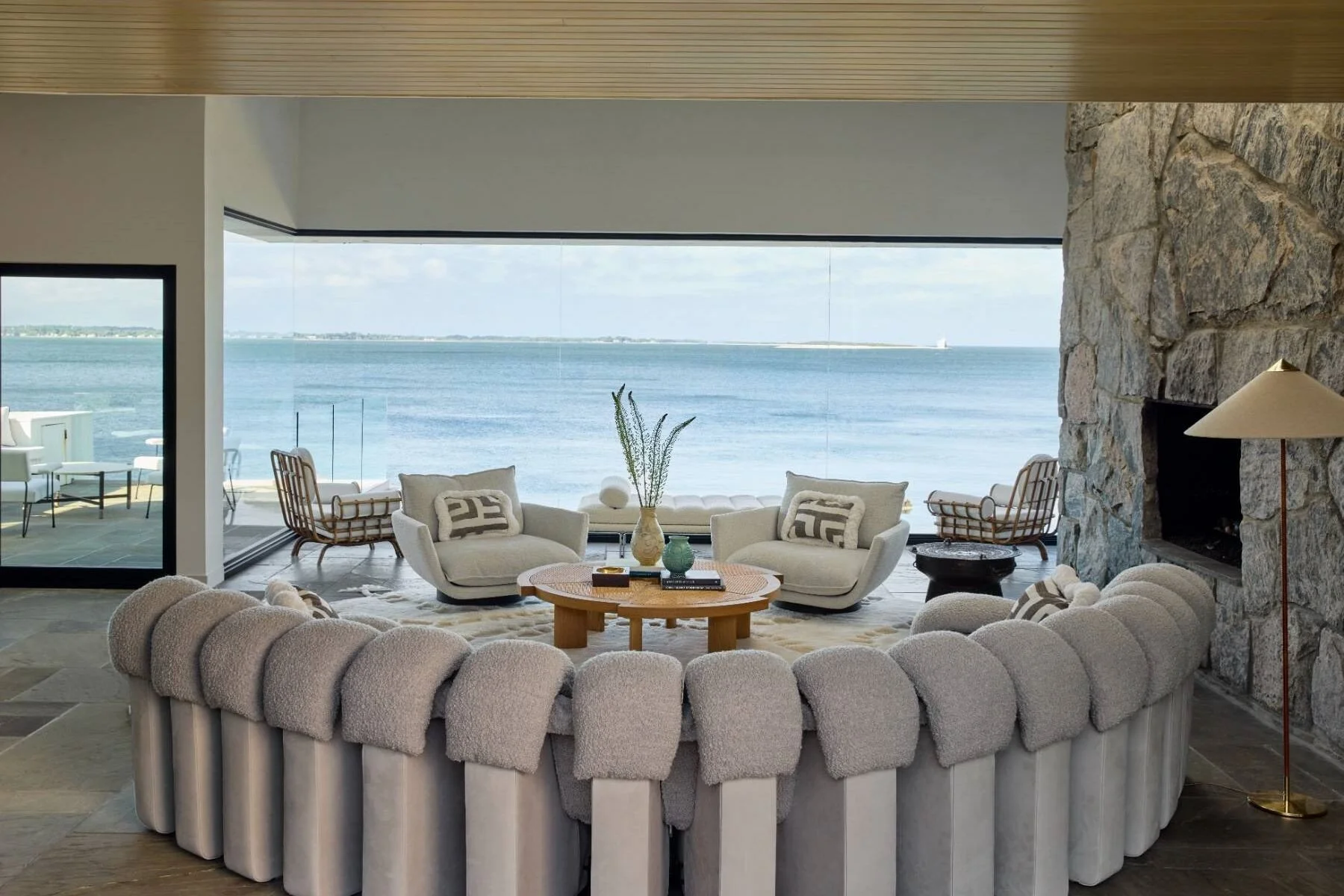 Francis-York-a-1970s-waterfront-home-designed-by-a-renowned-hamptons-architect-could-set-a-record-price-14.jpeg
