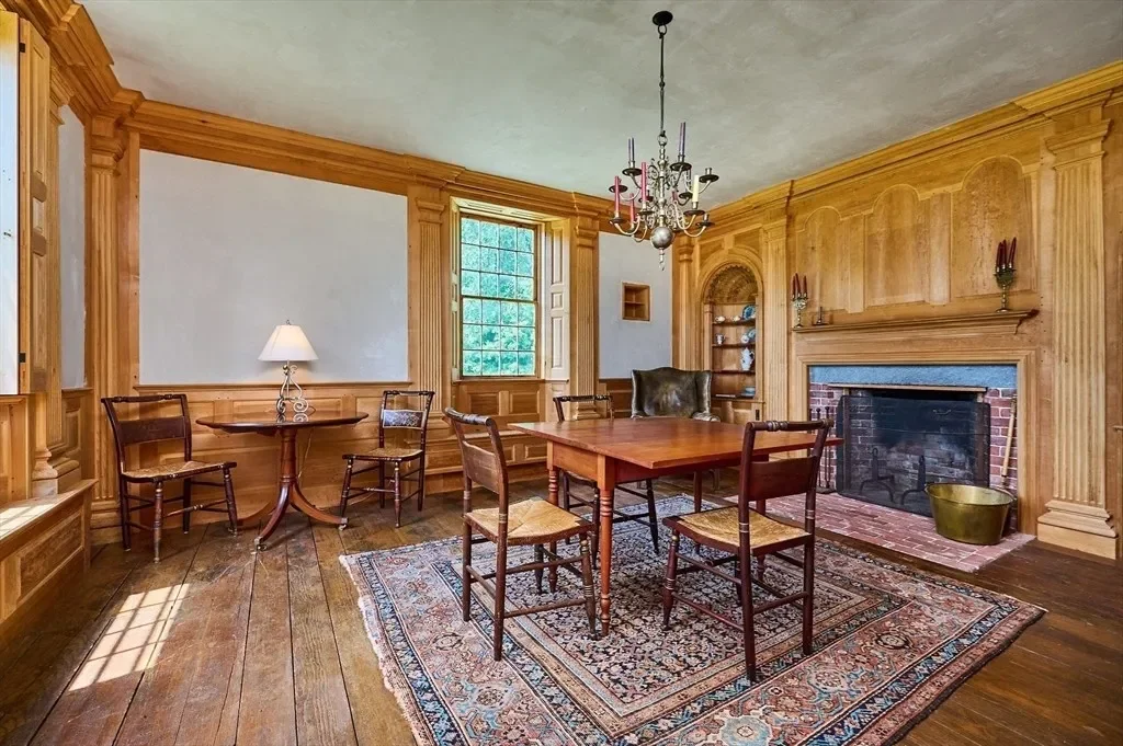 francis-york-colonial-assachusetts-home-estate-for-sale-47.webp