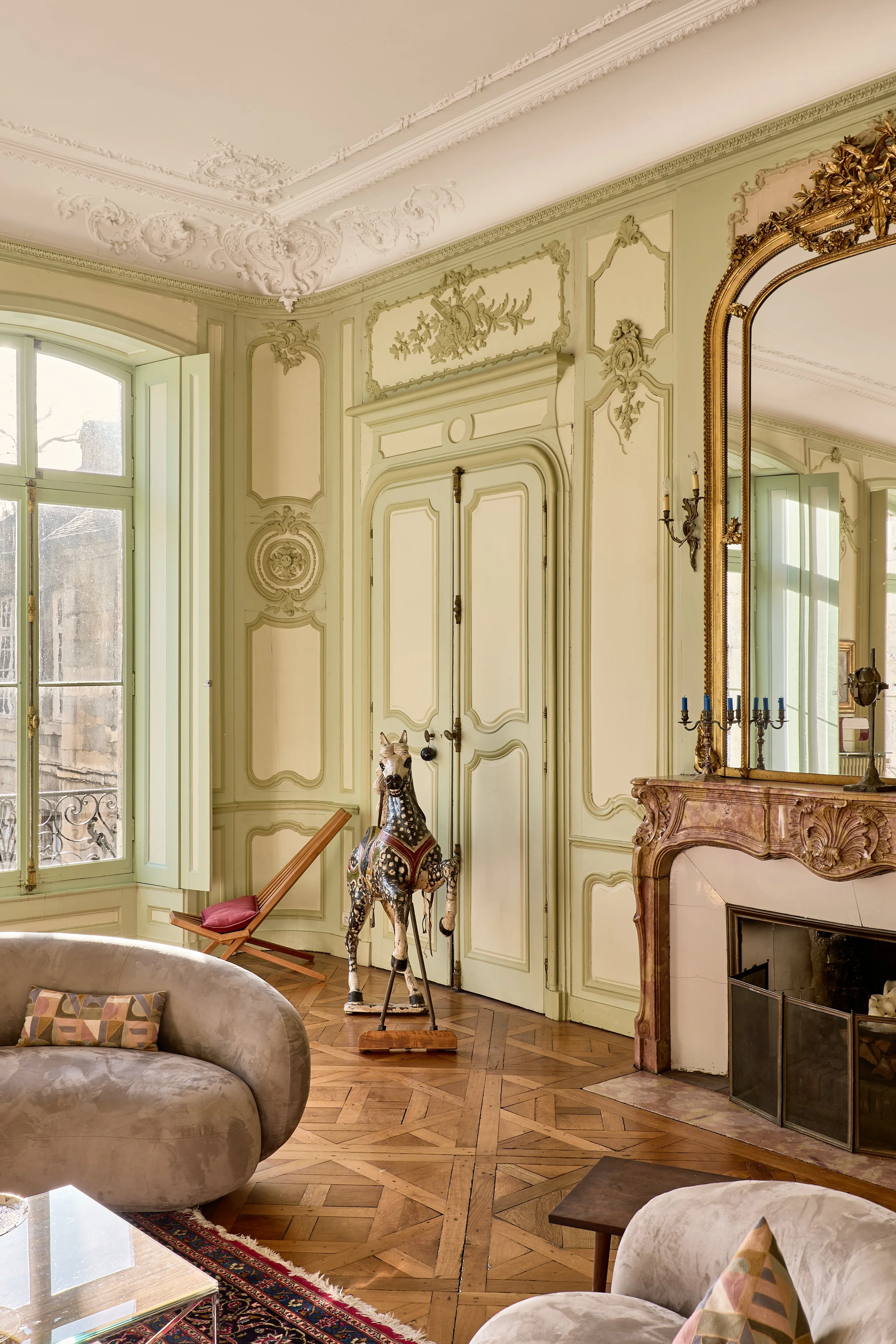 Francis-York-a-classic-french-apartment-in-an-18th-century-hotel-particulier-in-besancon-20.jpg