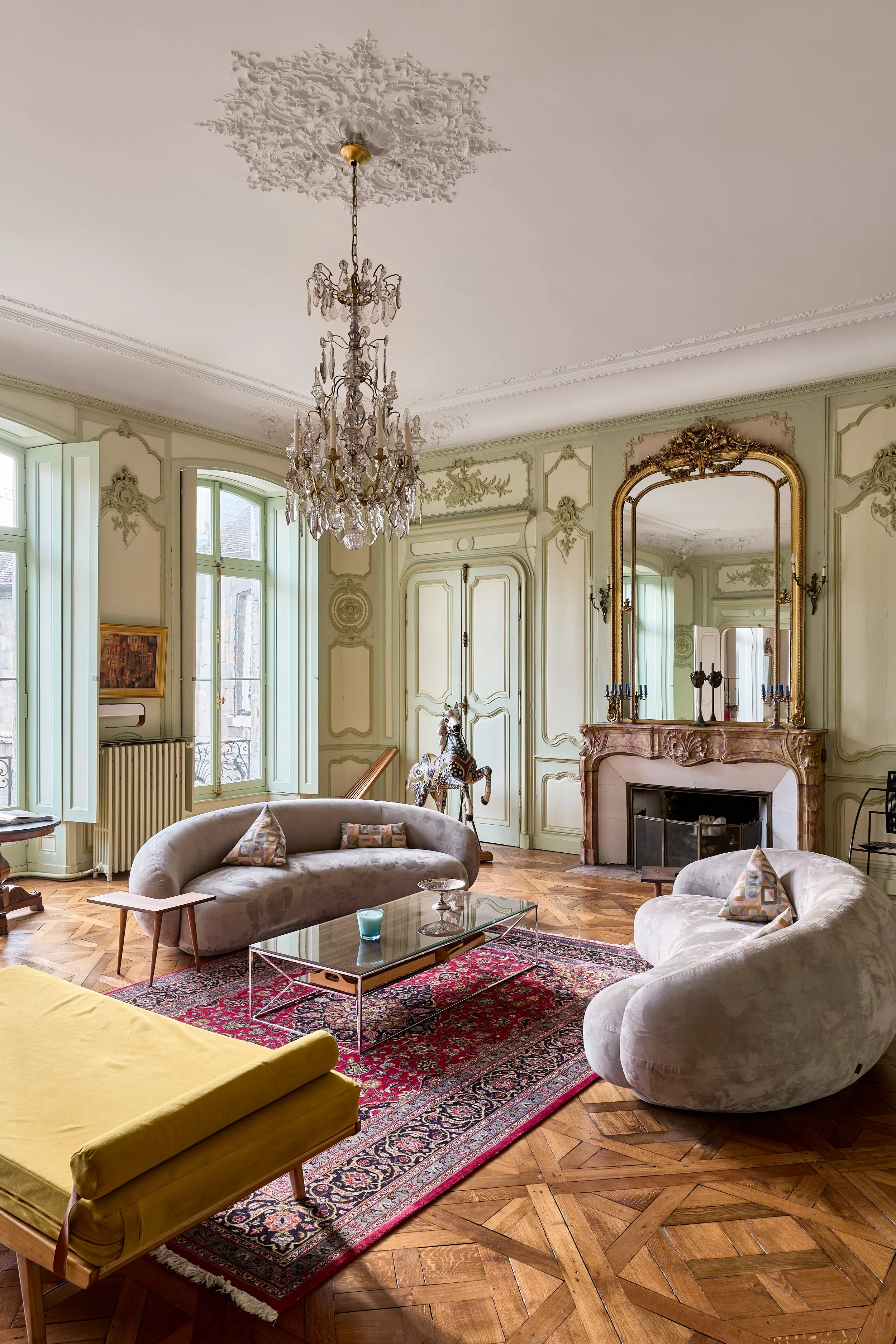 Francis-York-a-classic-french-apartment-in-an-18th-century-hotel-particulier-in-besancon-7.jpg