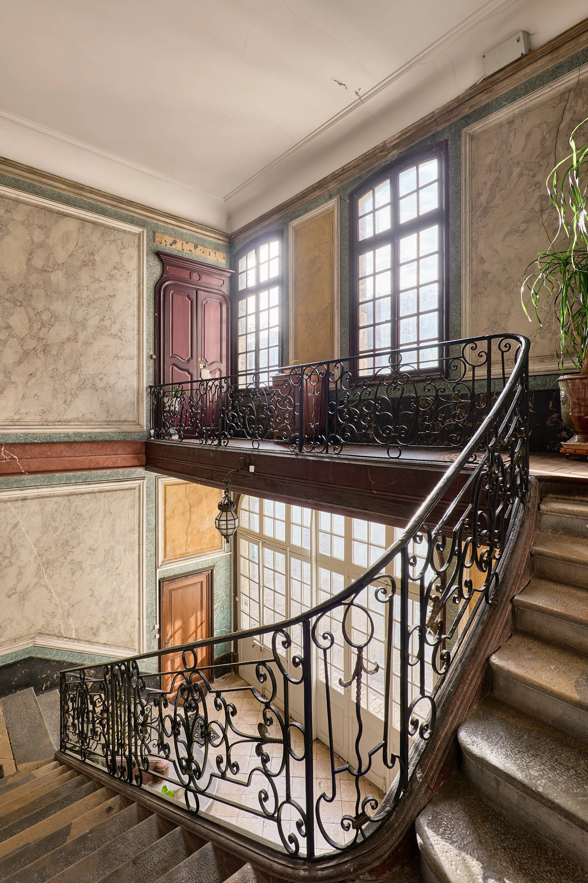 Francis-York-a-classic-french-apartment-in-an-18th-century-hotel-particulier-in-besancon-64.jpg