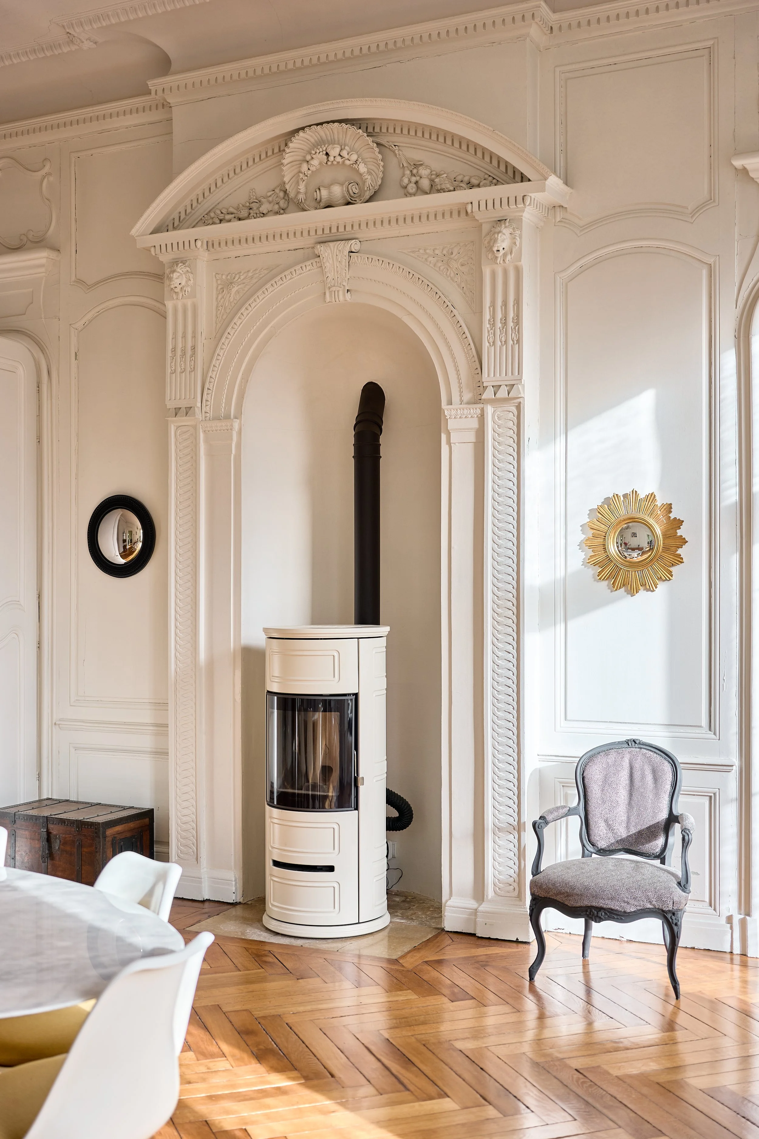 Francis-York-a-classic-french-apartment-in-an-18th-century-hotel-particulier-in-besancon-47.jpg