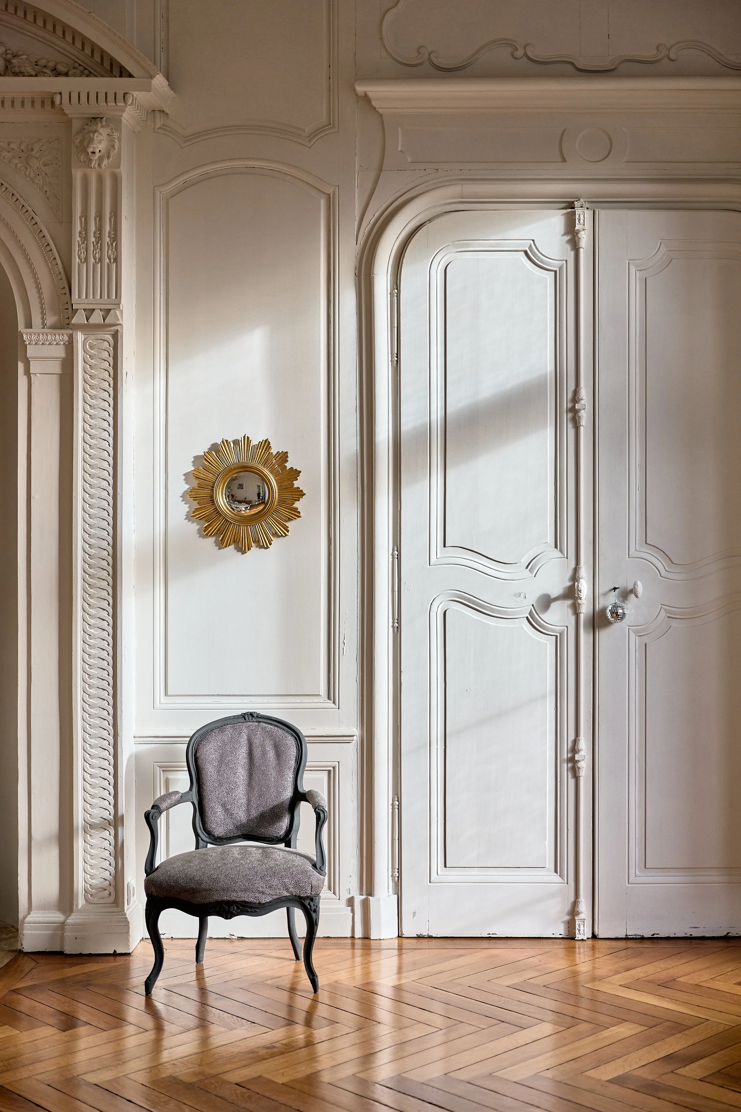 Francis-York-a-classic-french-apartment-in-an-18th-century-hotel-particulier-in-besancon-48.jpg