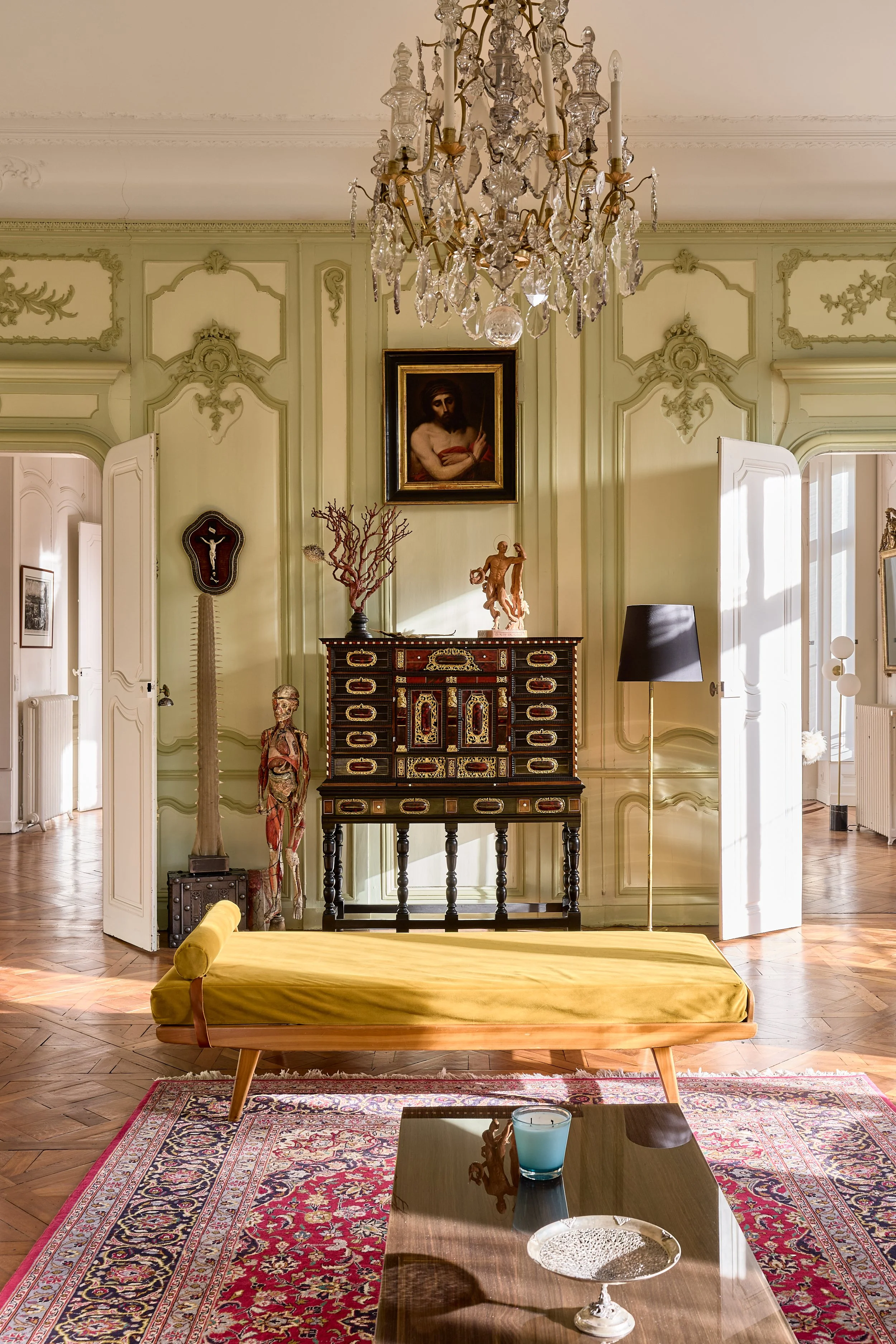 Francis-York-a-classic-french-apartment-in-an-18th-century-hotel-particulier-in-besancon-21.jpg