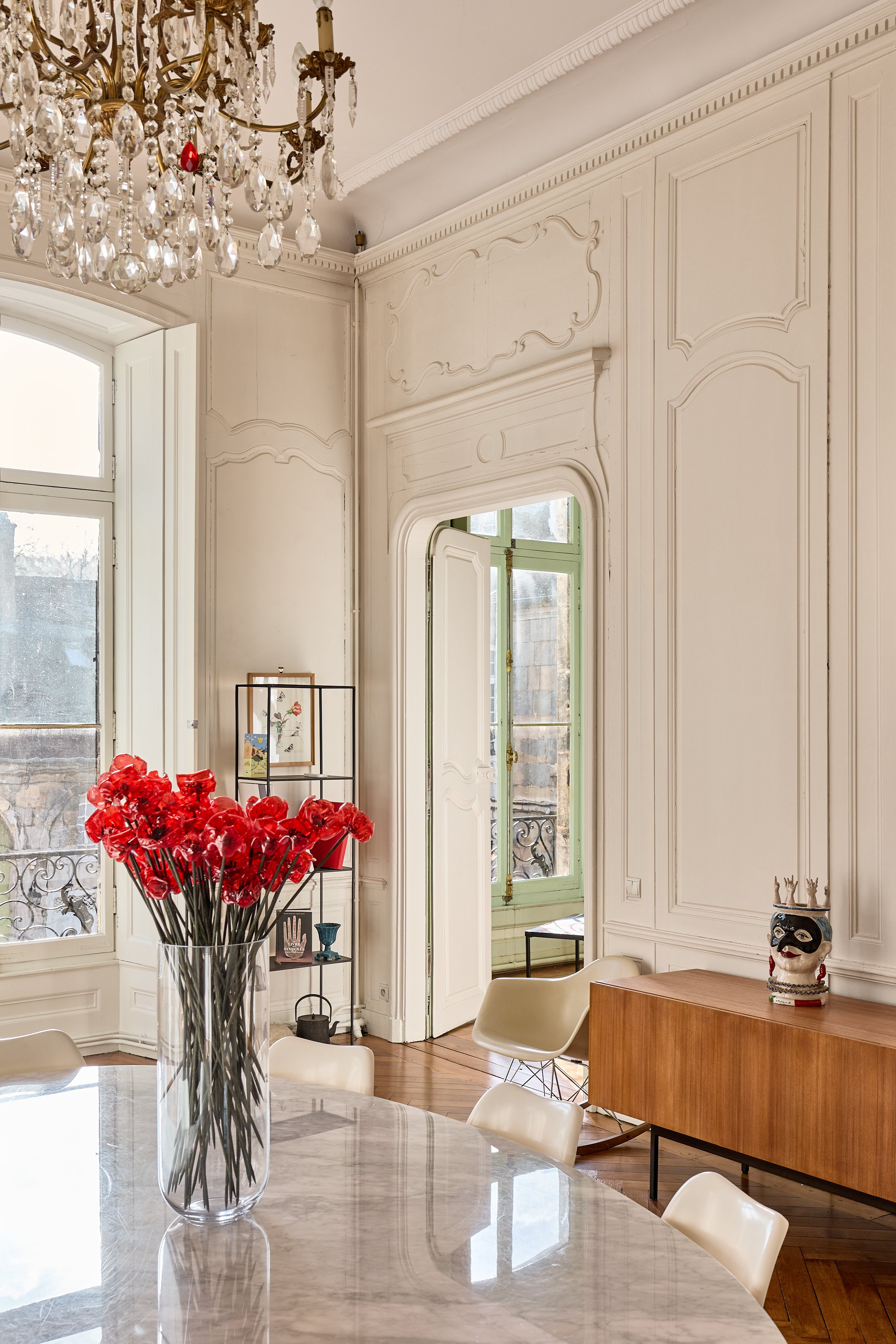 Francis-York-a-classic-french-apartment-in-an-18th-century-hotel-particulier-in-besancon-30.jpg