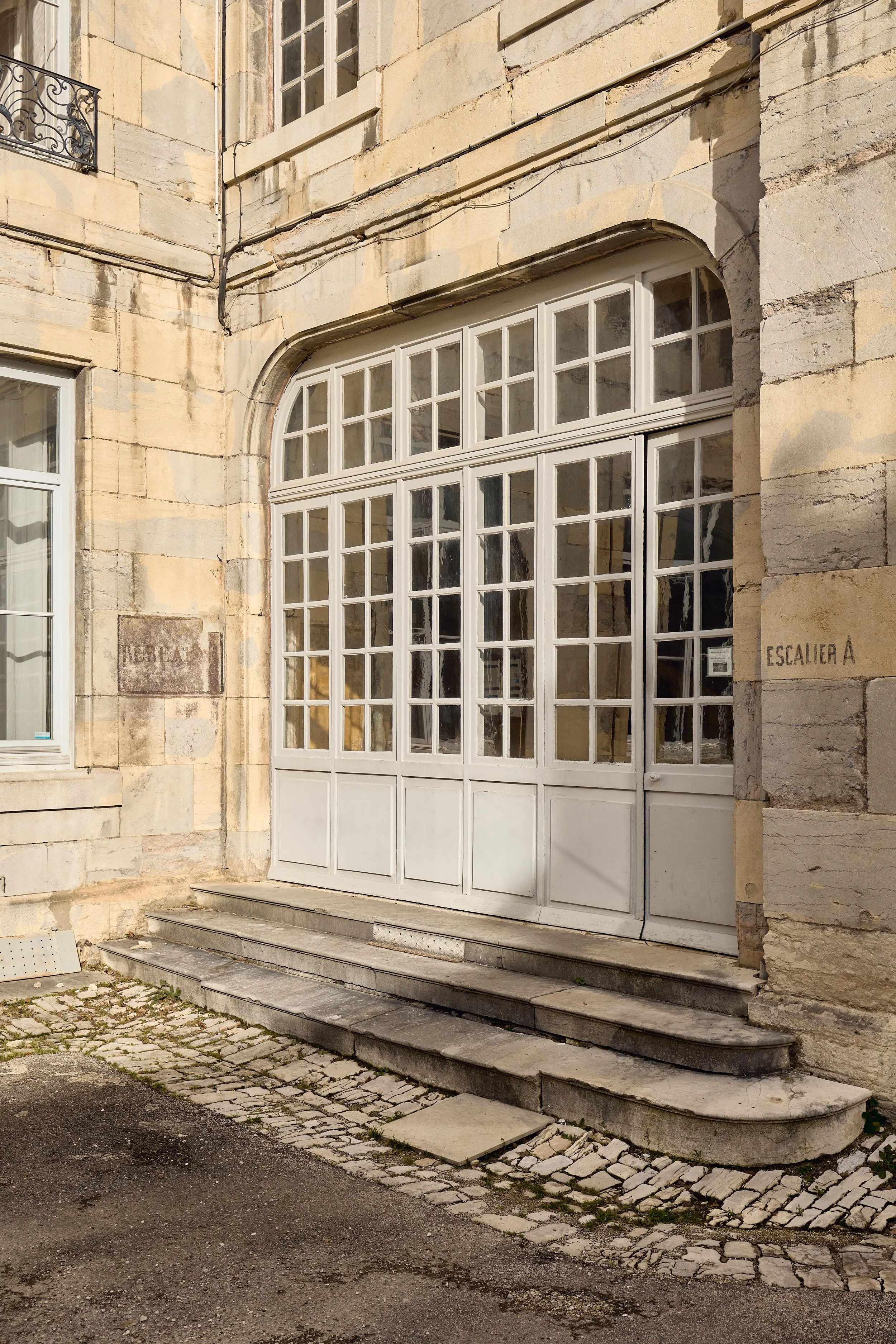 Francis-York-a-classic-french-apartment-in-an-18th-century-hotel-particulier-in-besancon-66.jpg