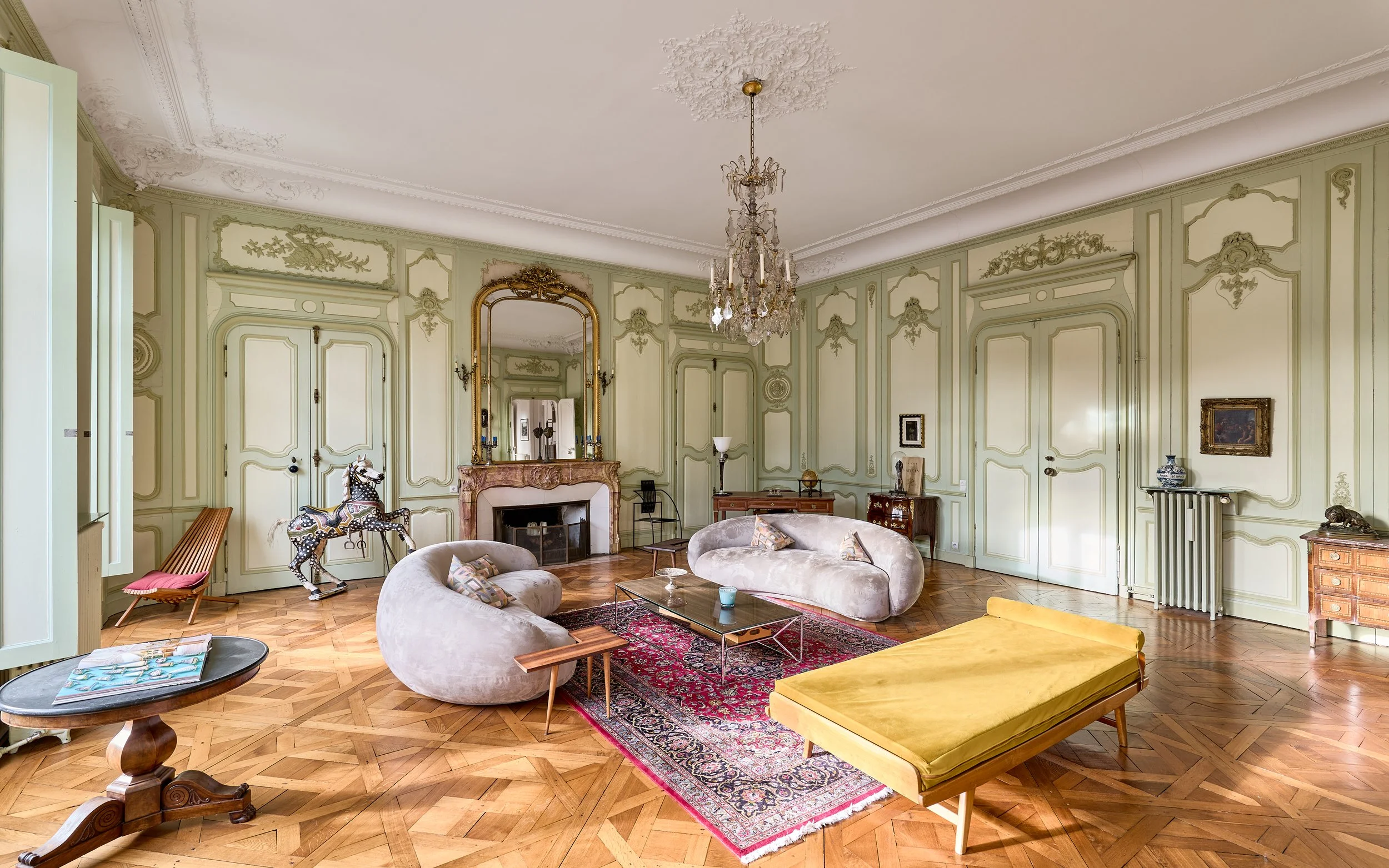 Francis-York-a-classic-french-apartment-in-an-18th-century-hotel-particulier-in-besancon-12.jpg