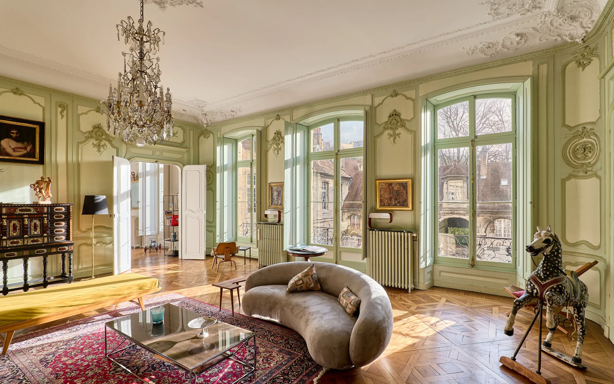 Francis-York-a-classic-french-apartment-in-an-18th-century-hotel-particulier-in-besancon-16.jpg