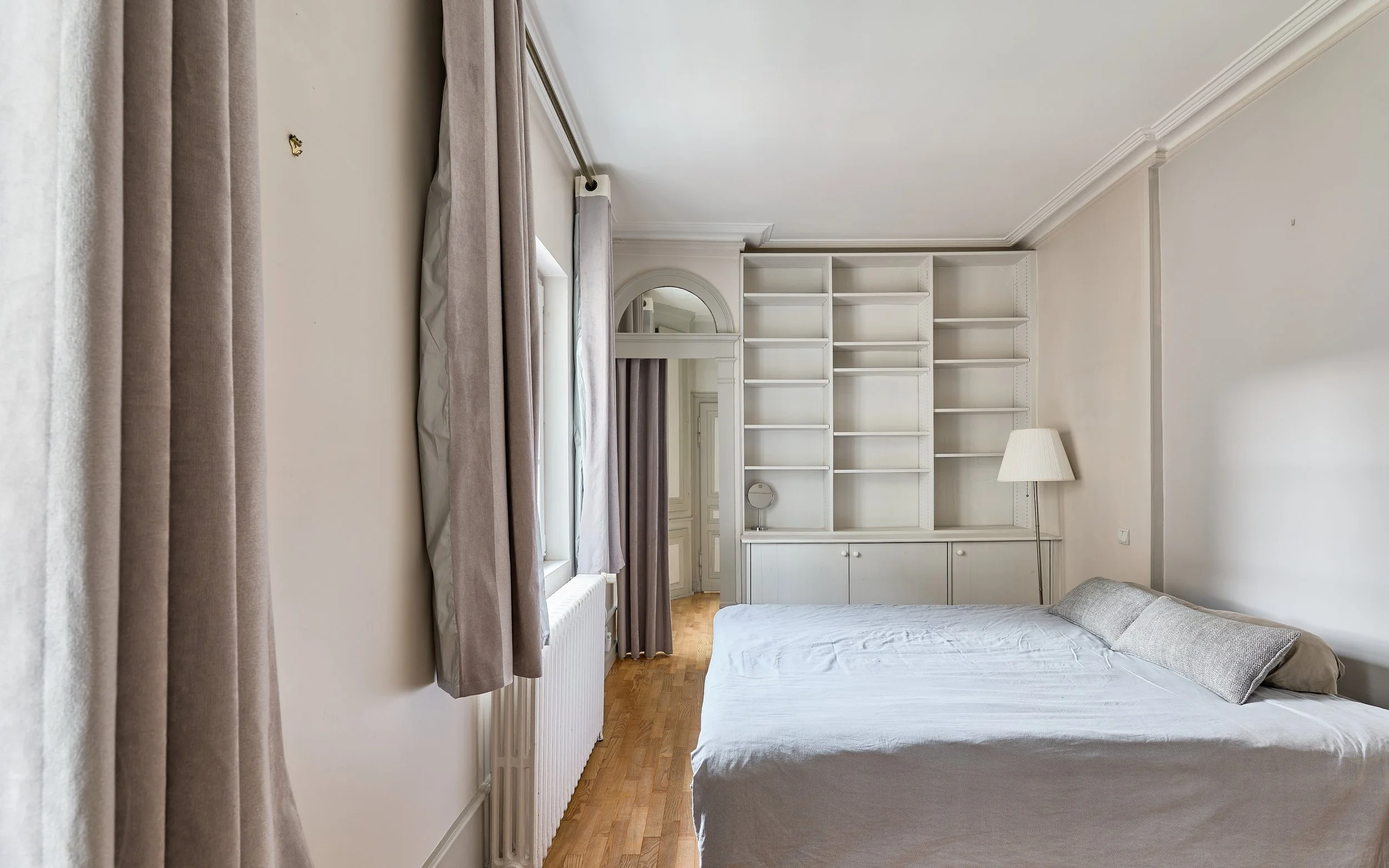Francis-York-a-classic-french-apartment-in-an-18th-century-hotel-particulier-in-besancon-2.jpg