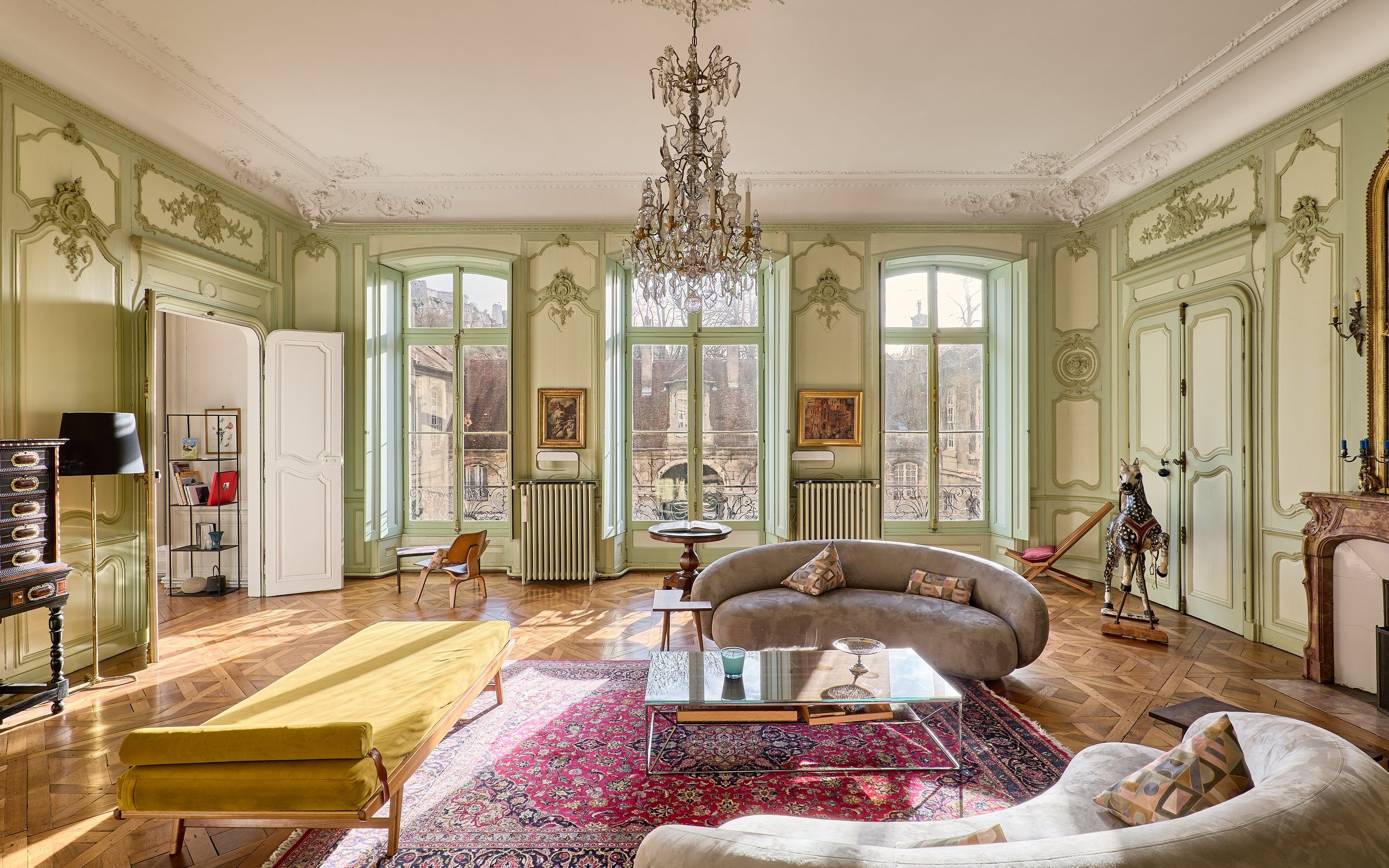 Francis-York-a-classic-french-apartment-in-an-18th-century-hotel-particulier-in-besancon-17.jpg