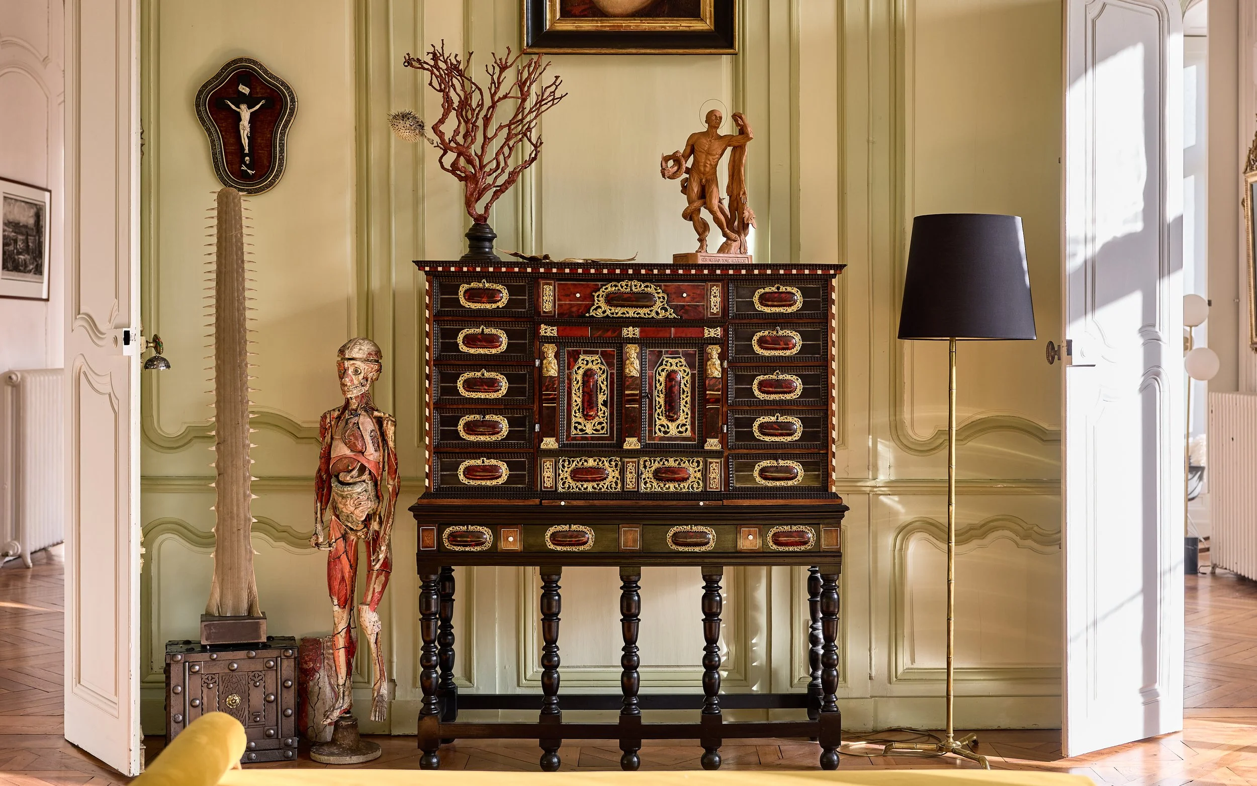 Francis-York-a-classic-french-apartment-in-an-18th-century-hotel-particulier-in-besancon-40.jpg