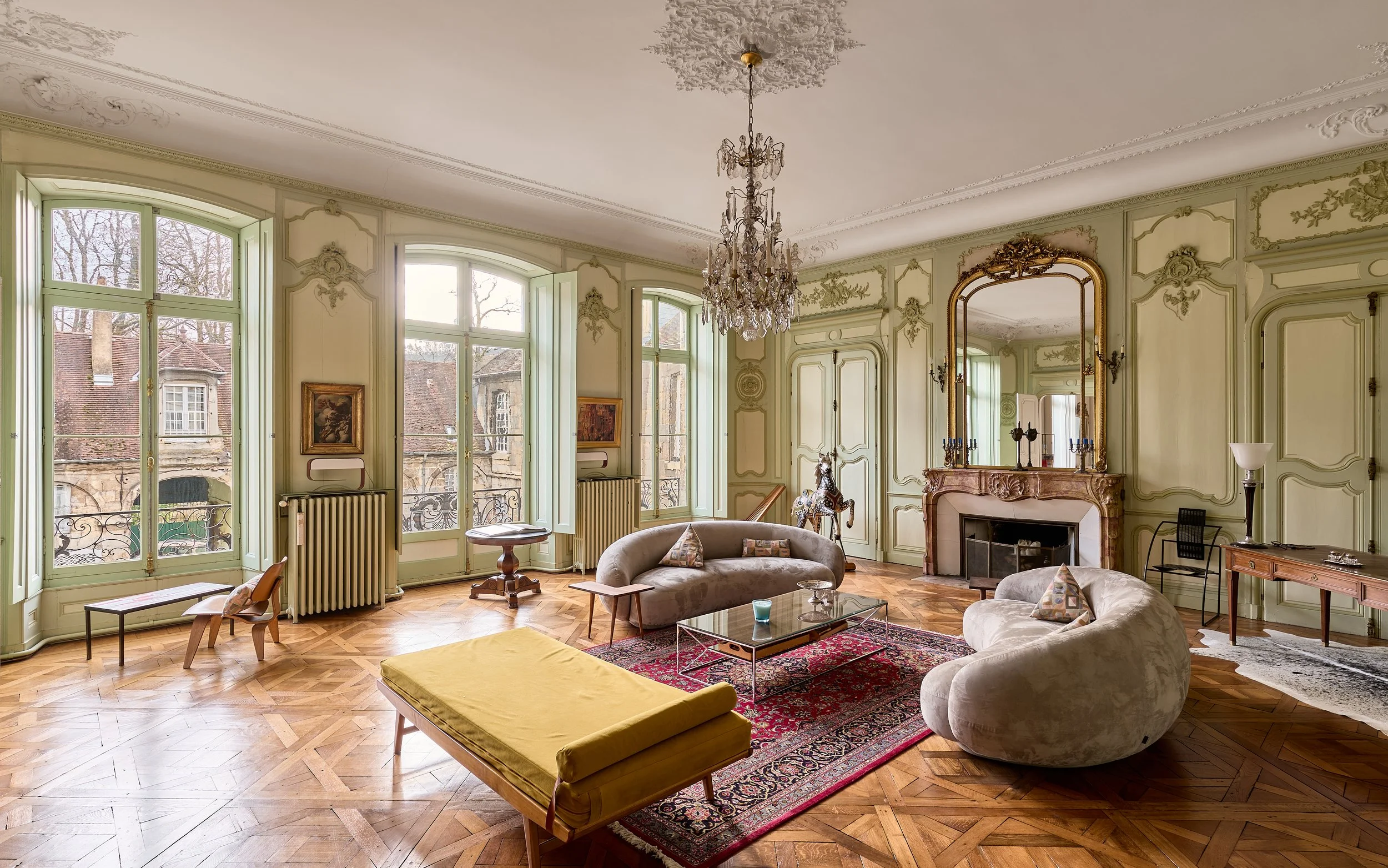 Francis-York-a-classic-french-apartment-in-an-18th-century-hotel-particulier-in-besancon-9.jpg
