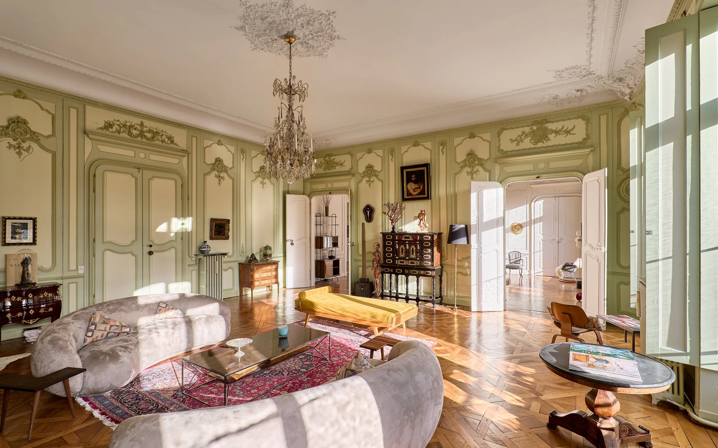 Francis-York-a-classic-french-apartment-in-an-18th-century-hotel-particulier-in-besancon-15.jpg