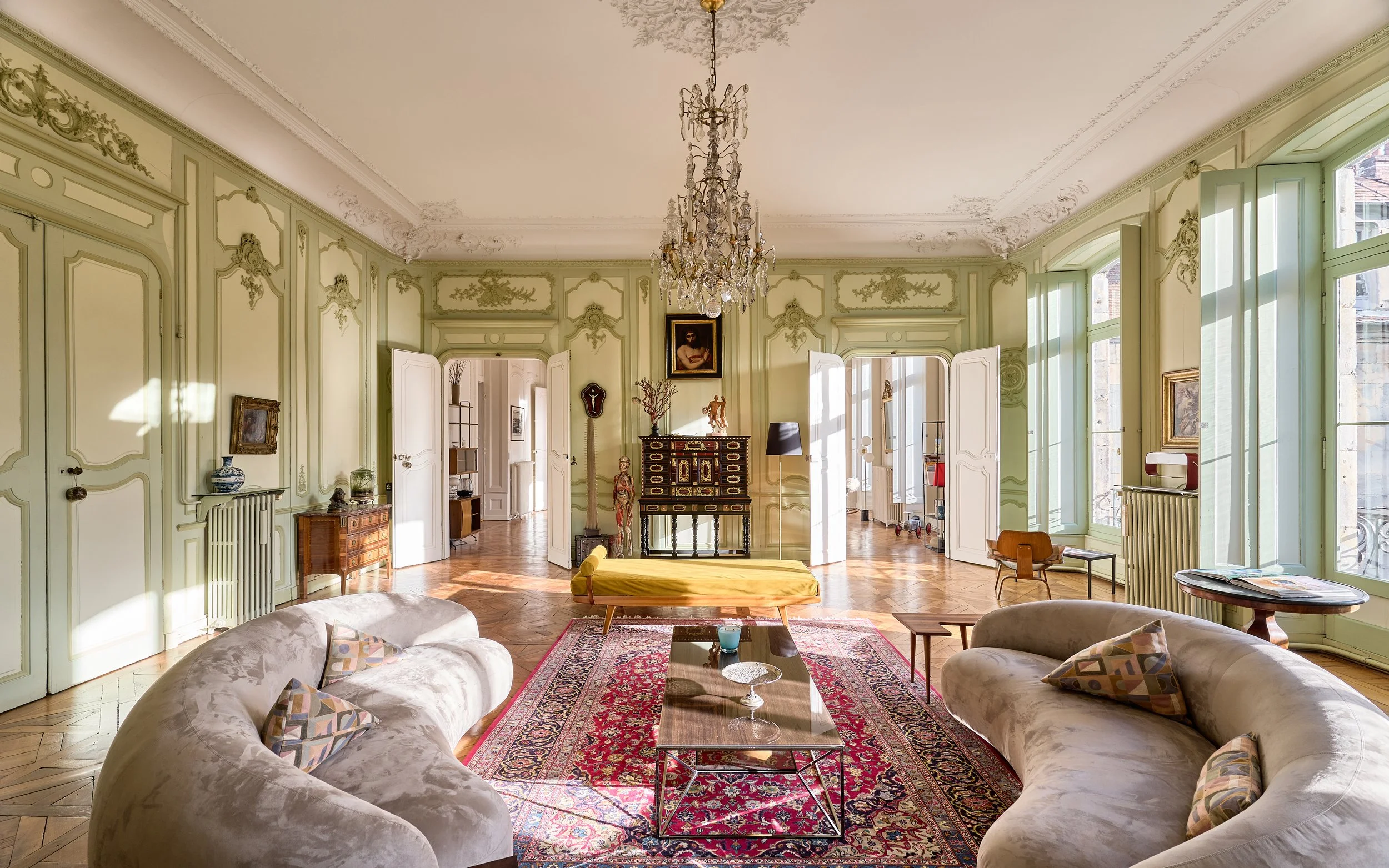 Francis-York-a-classic-french-apartment-in-an-18th-century-hotel-particulier-in-besancon-22.jpg
