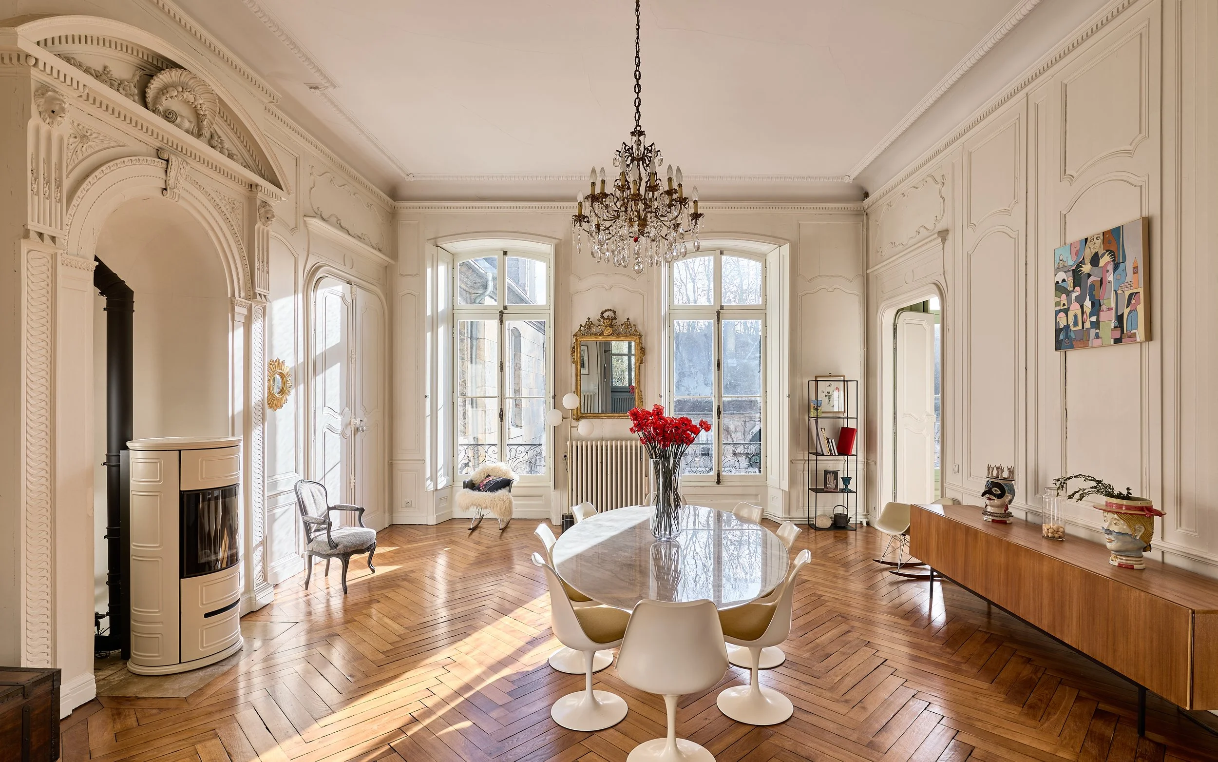 A Classic French Apartment in an 18th-Century Hôtel Particulier in Besançon Asks €670,000