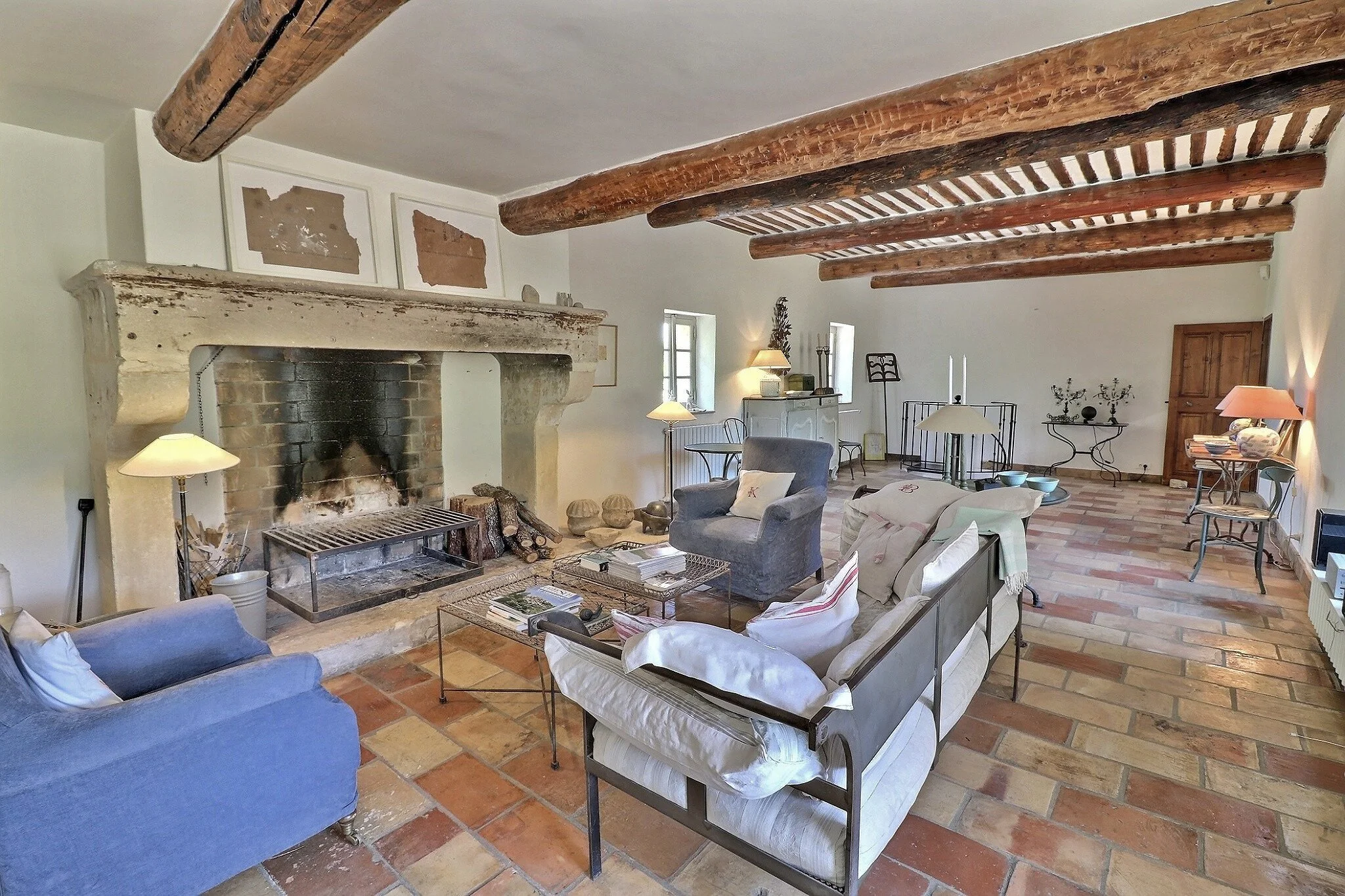 Francis-York-luberon-provence-lavender-fields-stone-farmhouse-30-acres-11.jpg