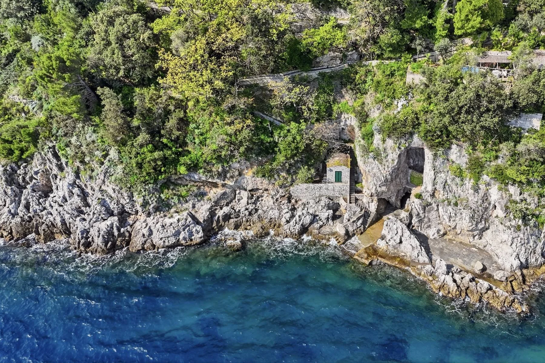 Francis-York-italy-sothebys-international-realty-amalfi-coast-waterfront-residence-conca-dei-marini-sea-access-3.jpg