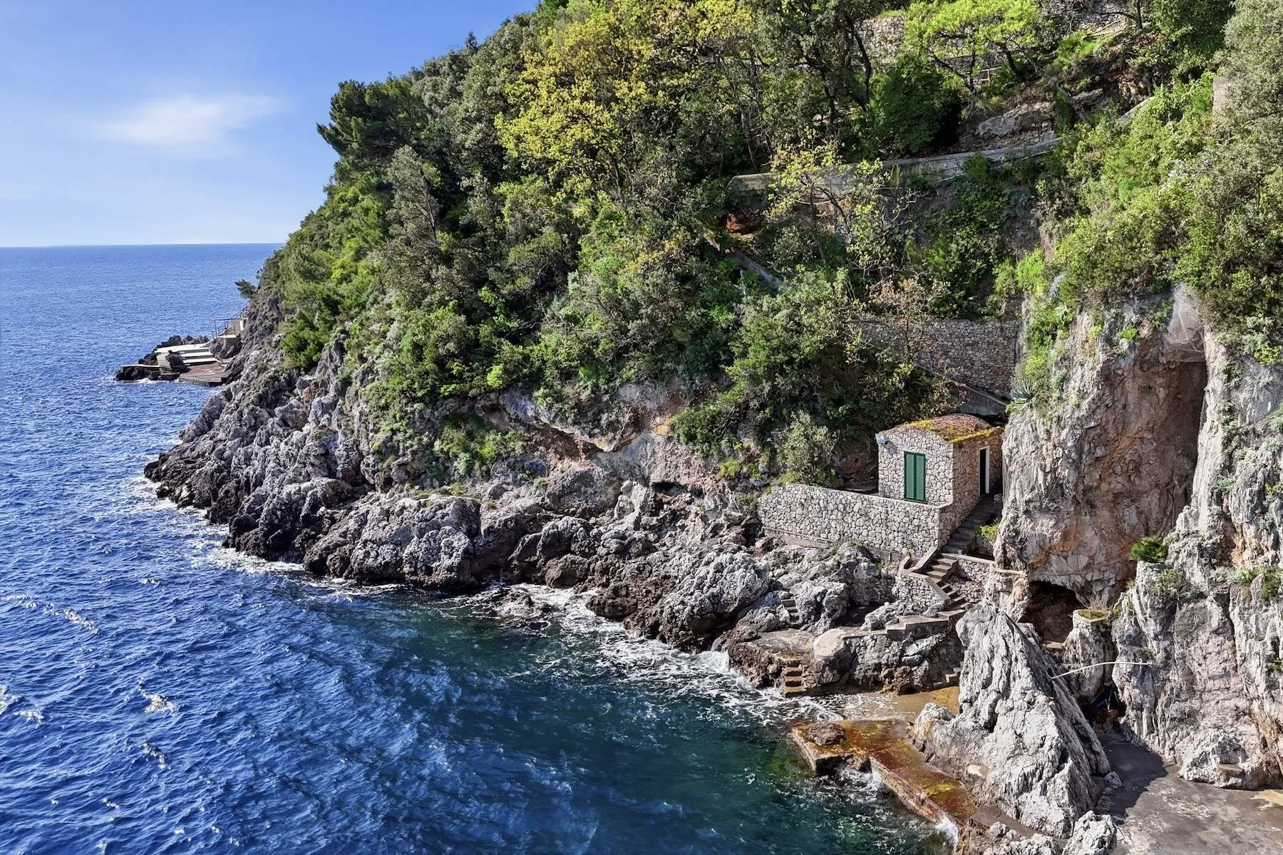 Francis-York-italy-sothebys-international-realty-amalfi-coast-waterfront-residence-conca-dei-marini-sea-access-4.jpg