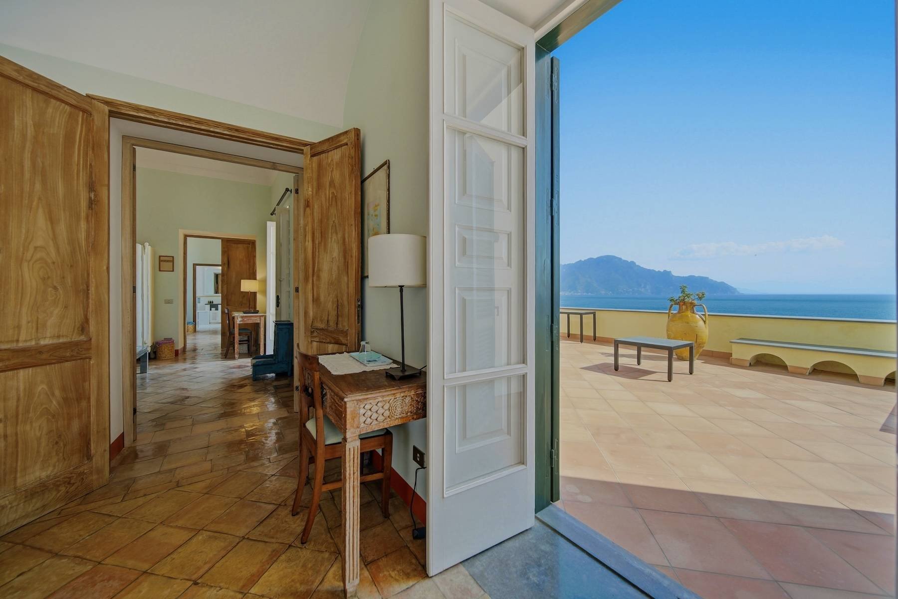 Francis-York-italy-sothebys-international-realty-amalfi-coast-waterfront-residence-conca-dei-marini-sea-access-13.jpg